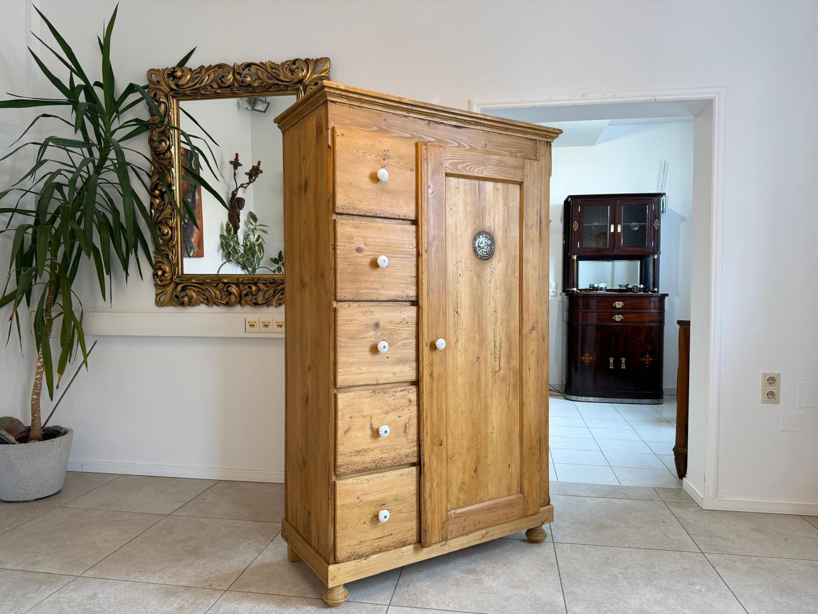 Uriger Biedermeier Brotschrank Almerschrank Speiskasten Bauernkasten D1169