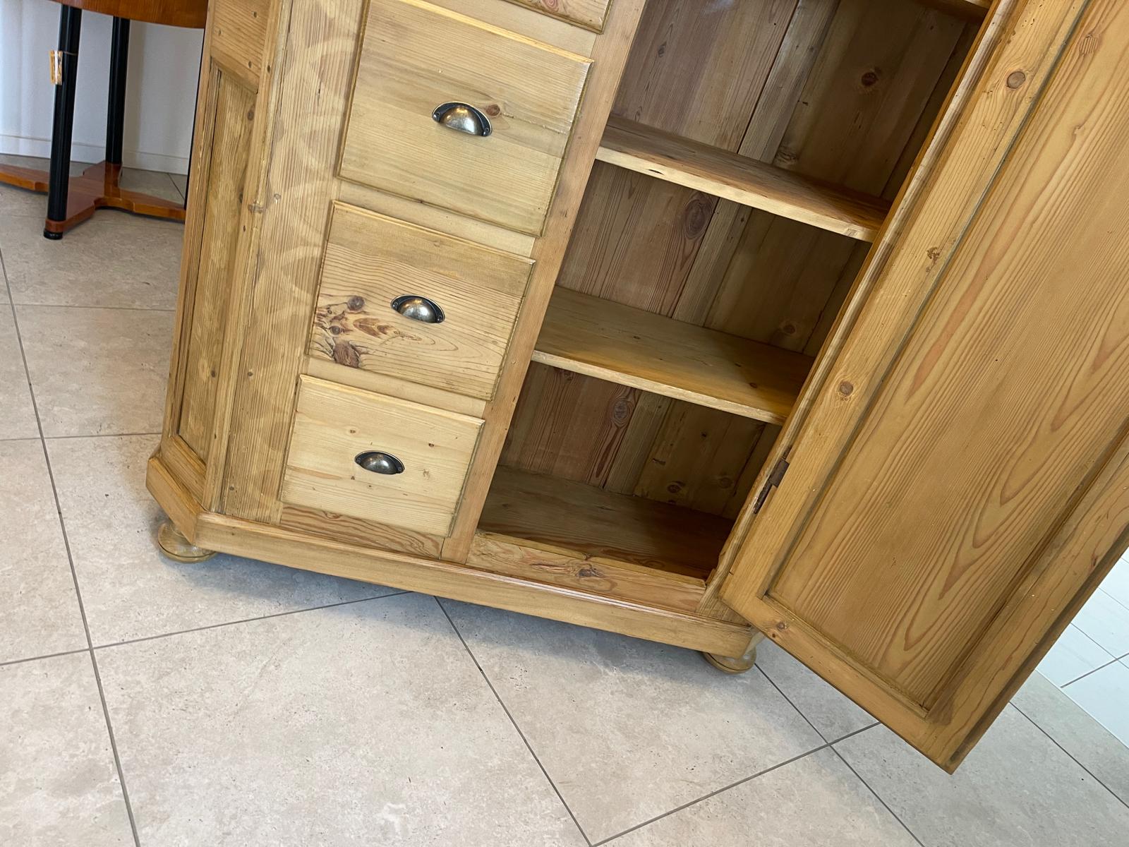 Bäuerlicher uriger Brotschrank Almerschrank Speiskasten Bauernkasten G1259