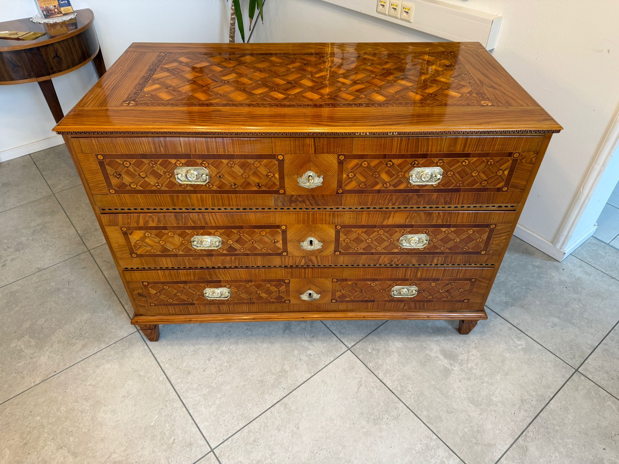 Restaurierte Marketierte Barock Ladenkommode Original Nussfurniert Antiquität D1045