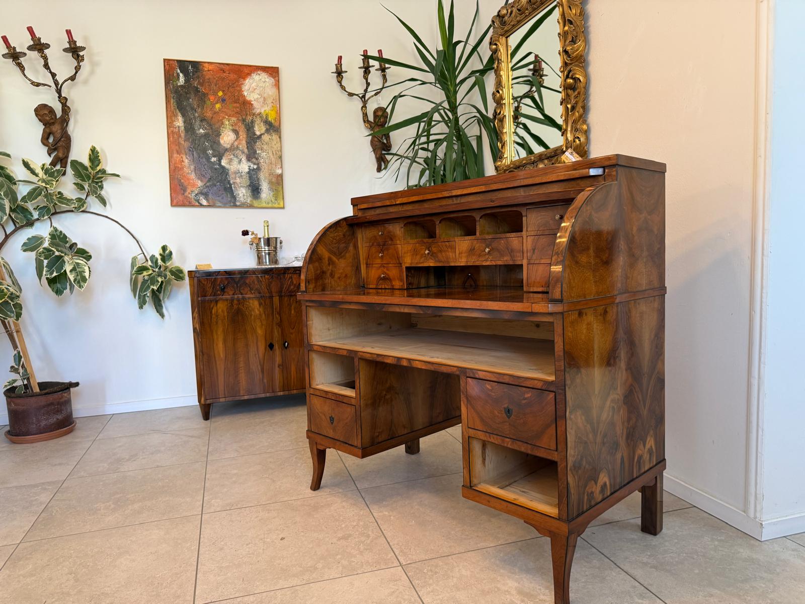 Sale Restaurierter Biedermeier Sekretär Schreibpult Nussholz G1968