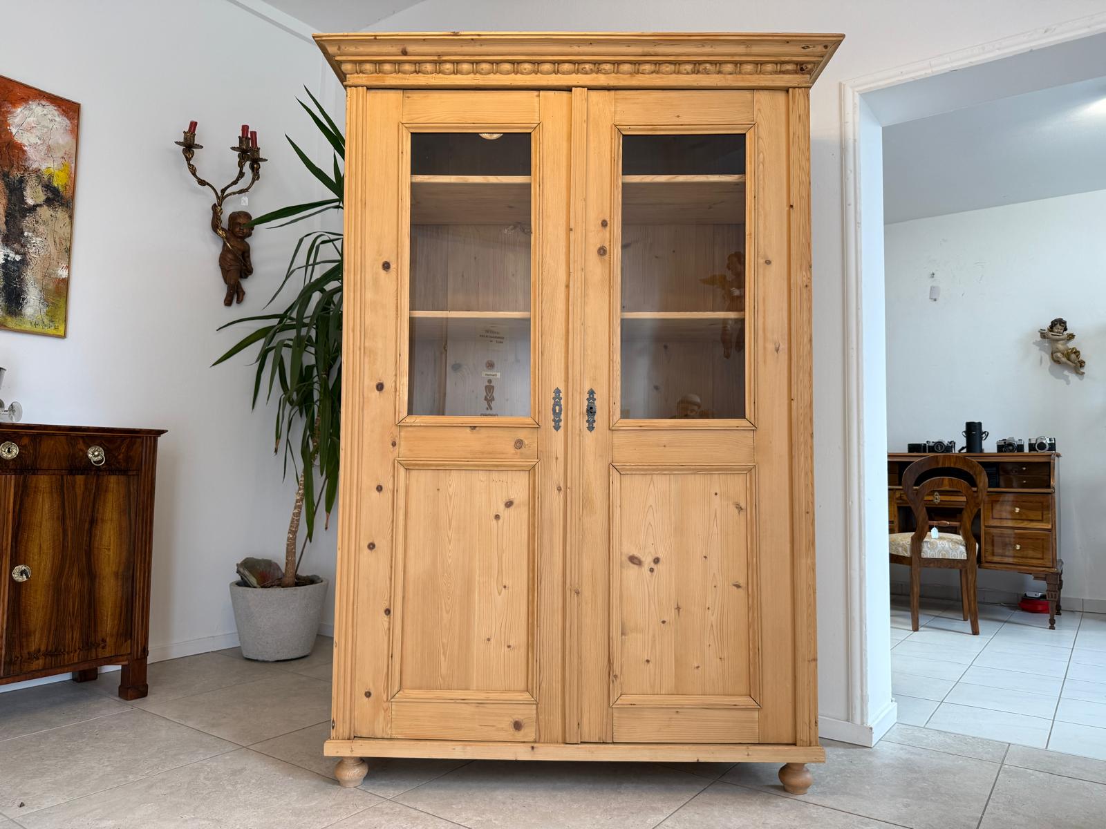 Bäuerliche Vitrine Bauernvitrine Bauernschrank Naturholz Bücherschrank G2117