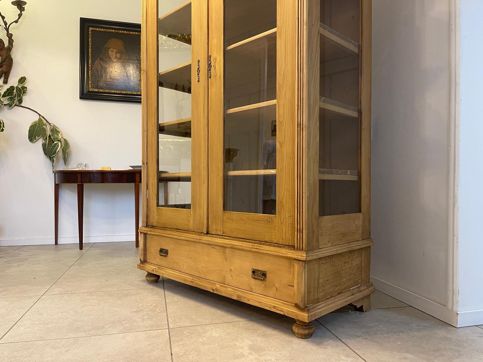 Bäuerliche Vitrine Bauernvitrine Bauernschrank Naturholz Bücherschrank Bauernmöbel A5132