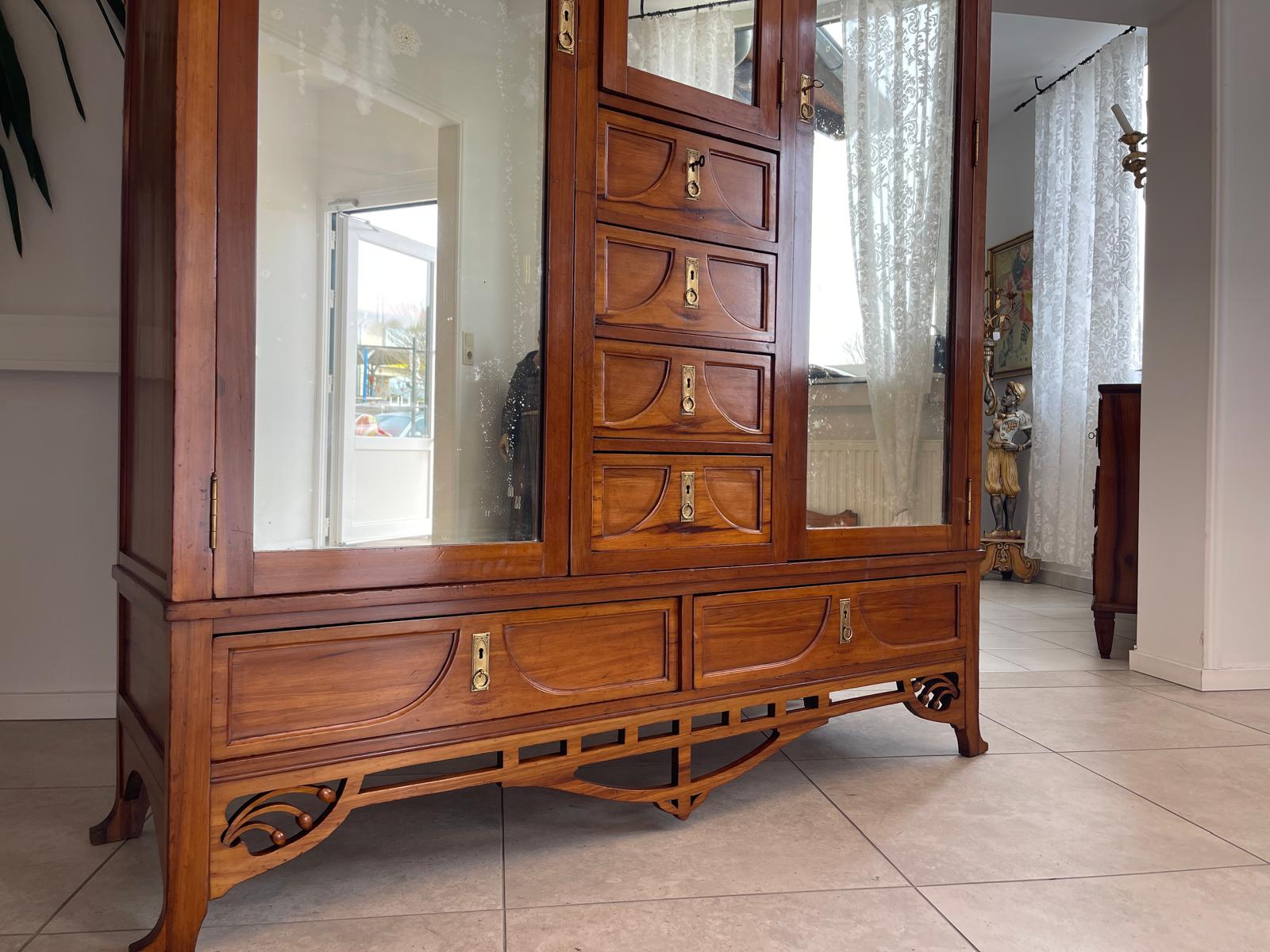 Geräumiger Jugendstil Glasschrank Kleiderkasten Schrank Garderobenschrank G1351