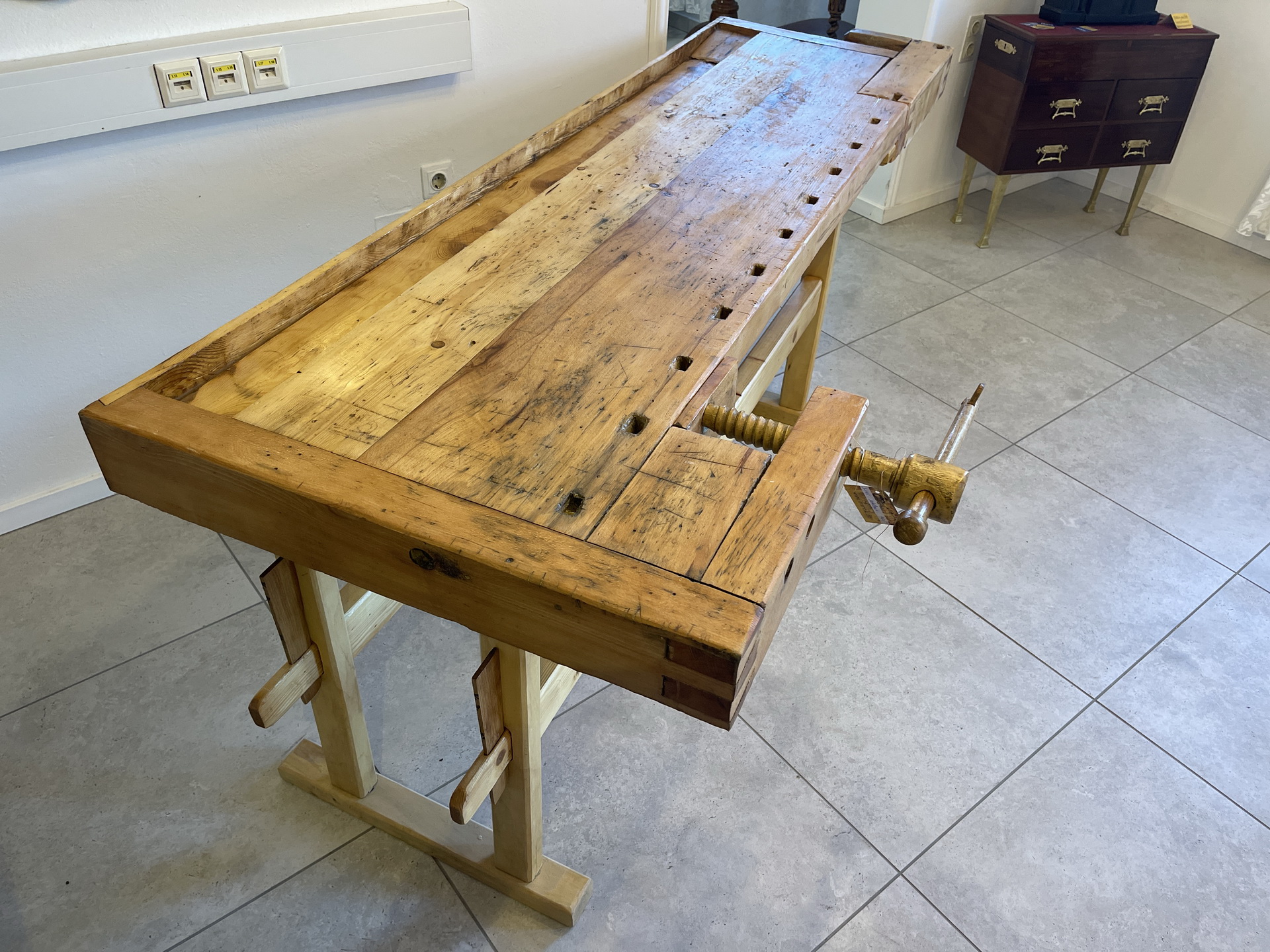 Bauernschrank-37 Sale Original Hobelbank, Werkbank, Designertisch B1925