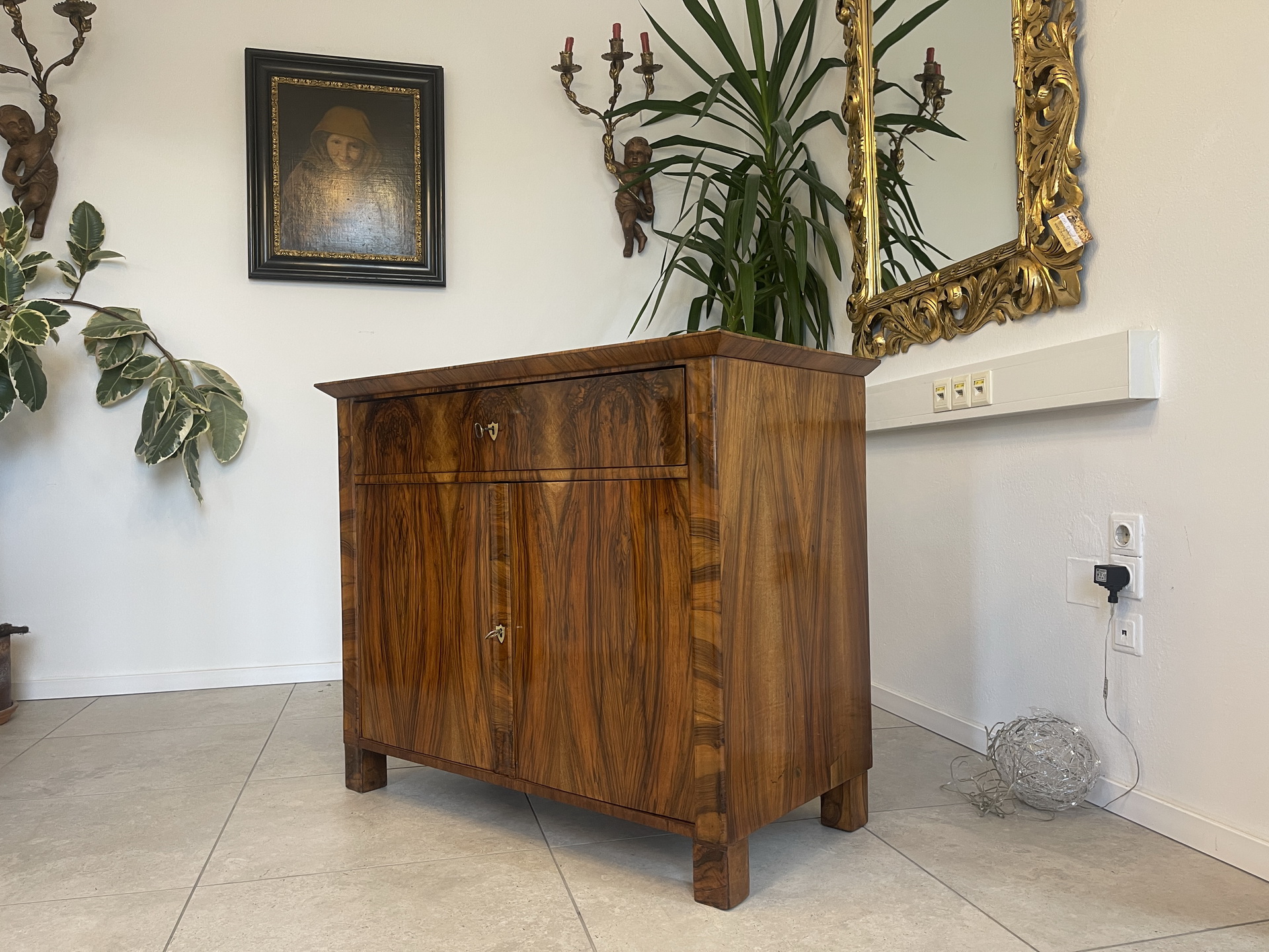 Biedermeier-Barock-23N8bt2mYIZsDcj Sale Restaurierte Biedermeier Anrichte Trumeau Nussholz A4019