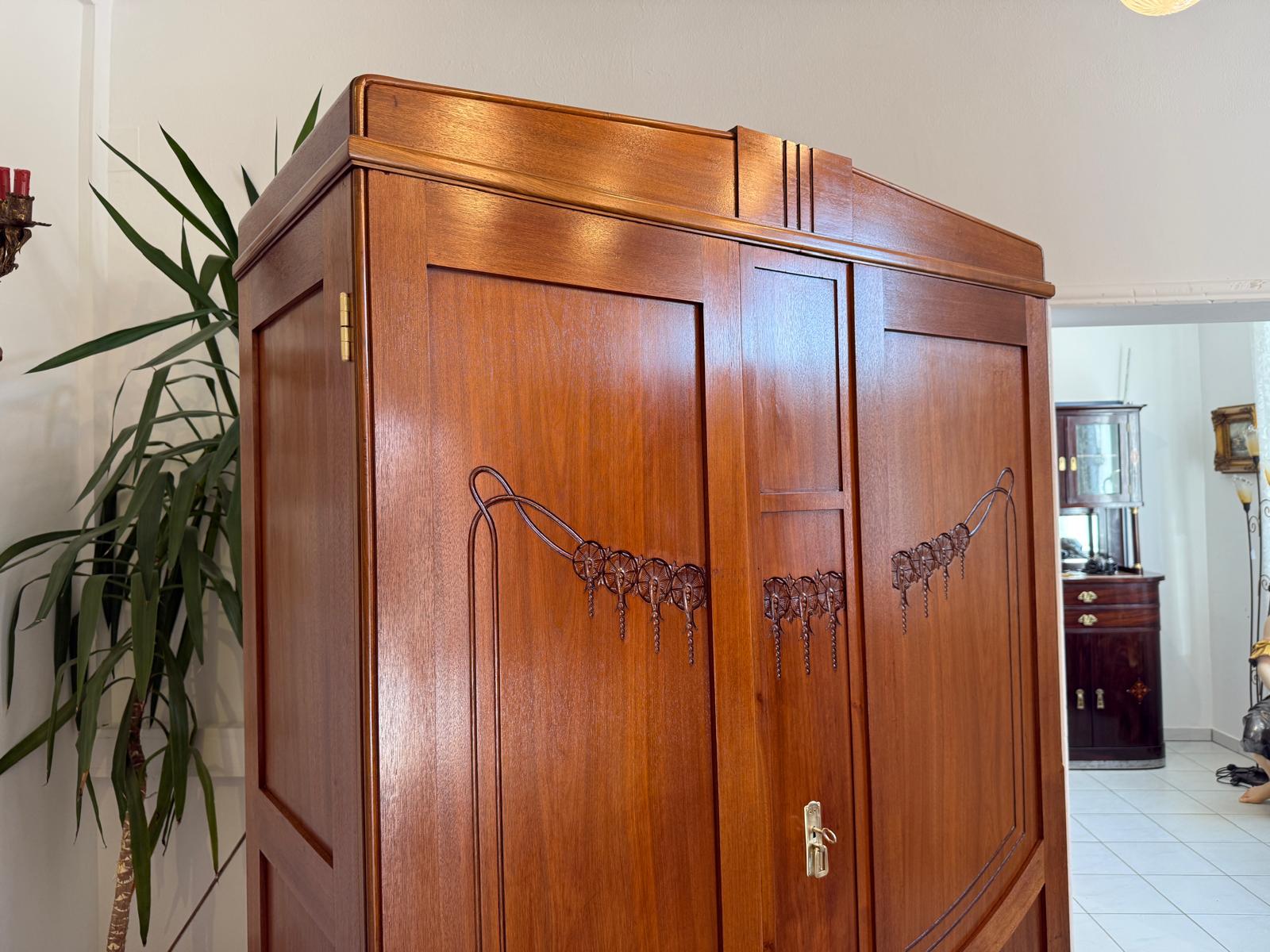 Antiker Restaurierter Jugendstil Kleiderschrank Kleiderkasten D1259