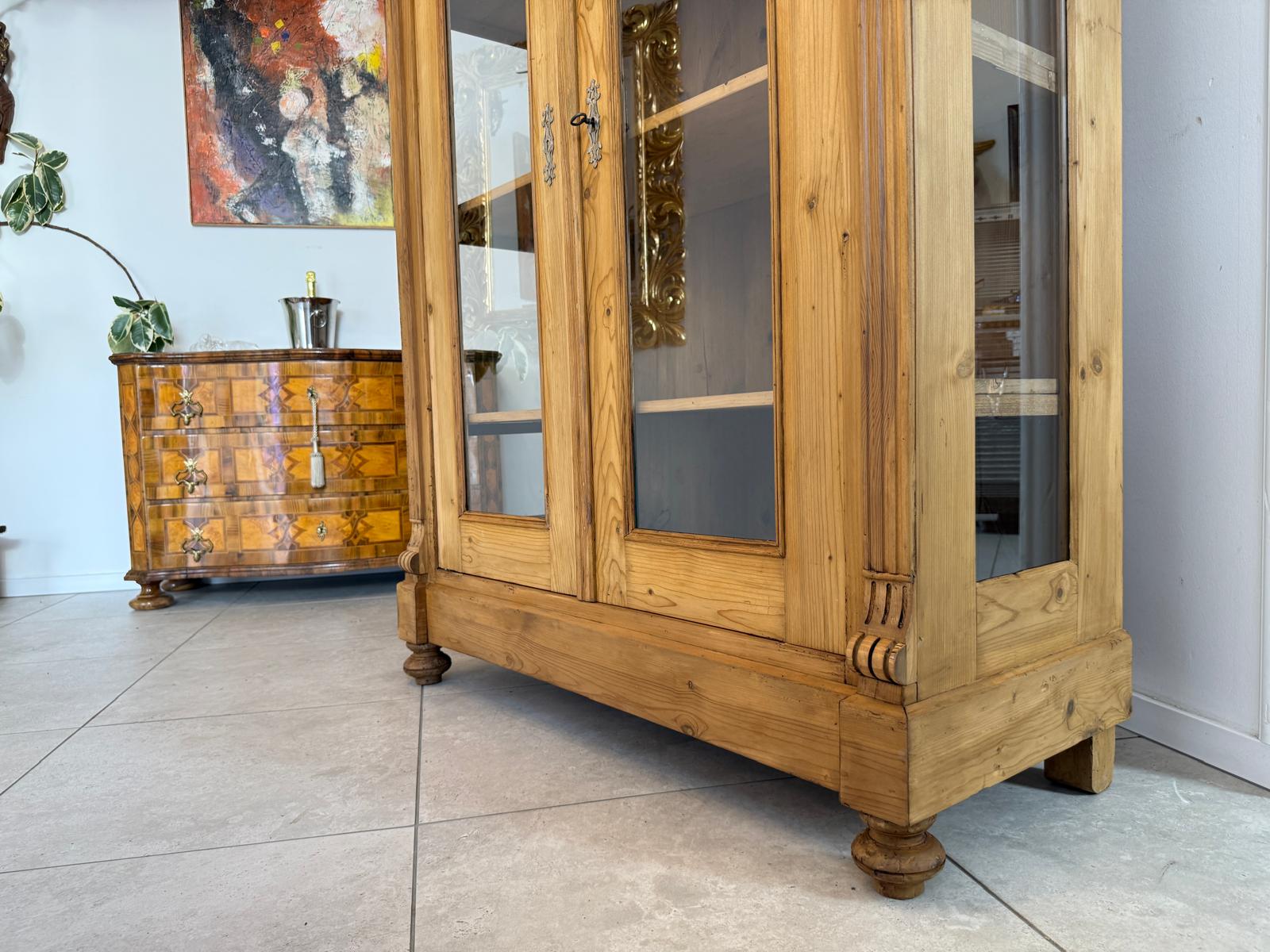 Bäuerliche Vitrine Bauernvitrine Bücherschrank antik Bauernschrank D2647