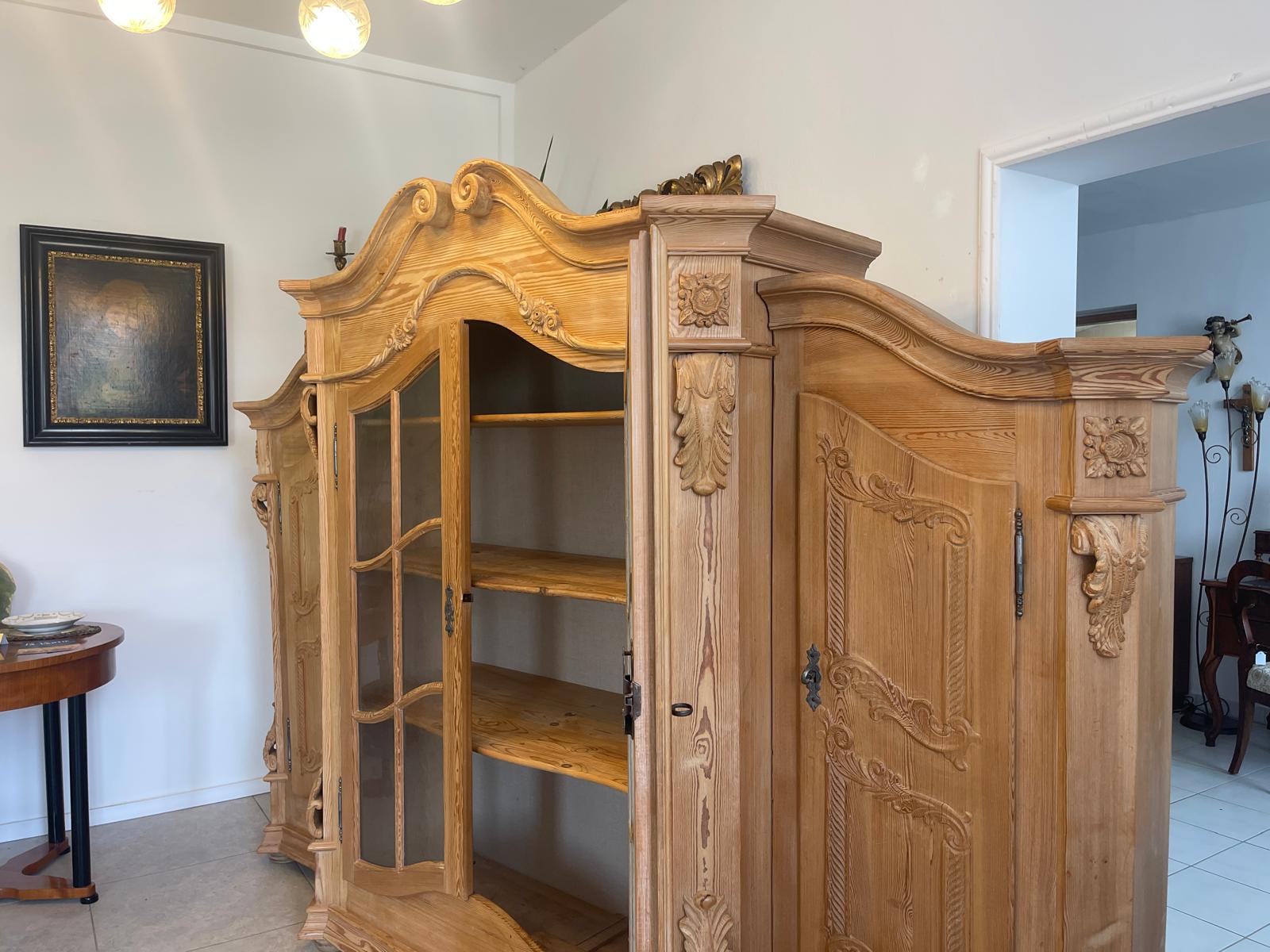 hübscher Bauernschrank Landhausschrank Barockstil Eckschrank G1361