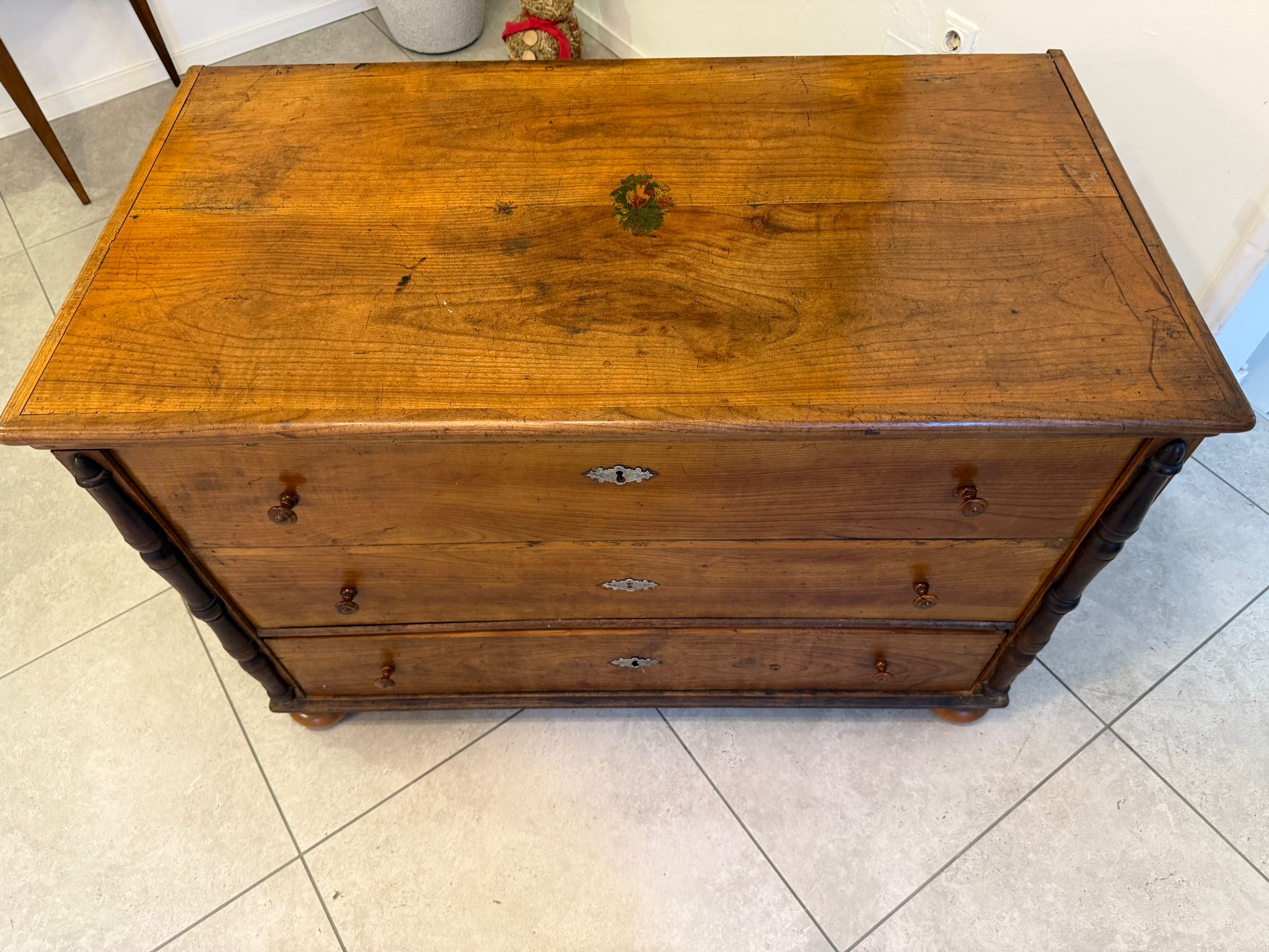 Urige handbemalte Tiroler Truhe Landhaustruhe Bauerntruhe G2311