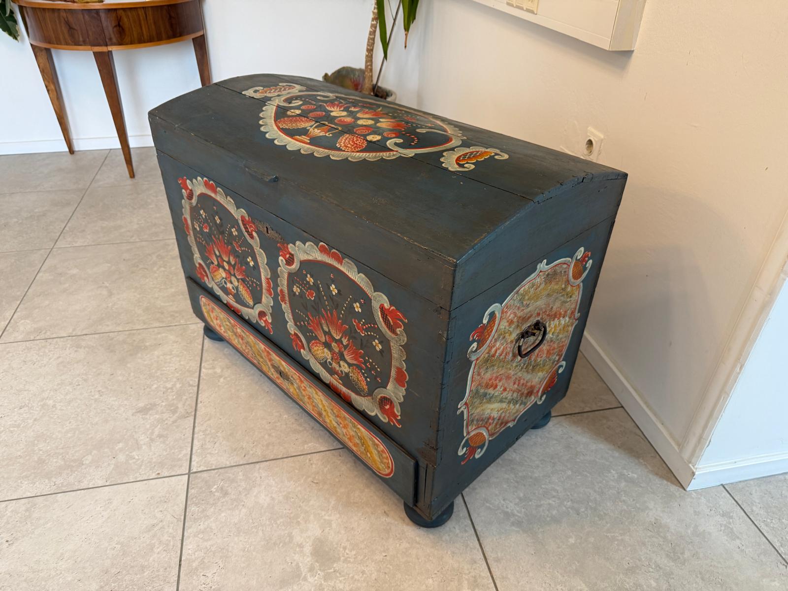 Urige handbemalte Tiroler Truhe Landhaustruhe Bauerntruhe G2271