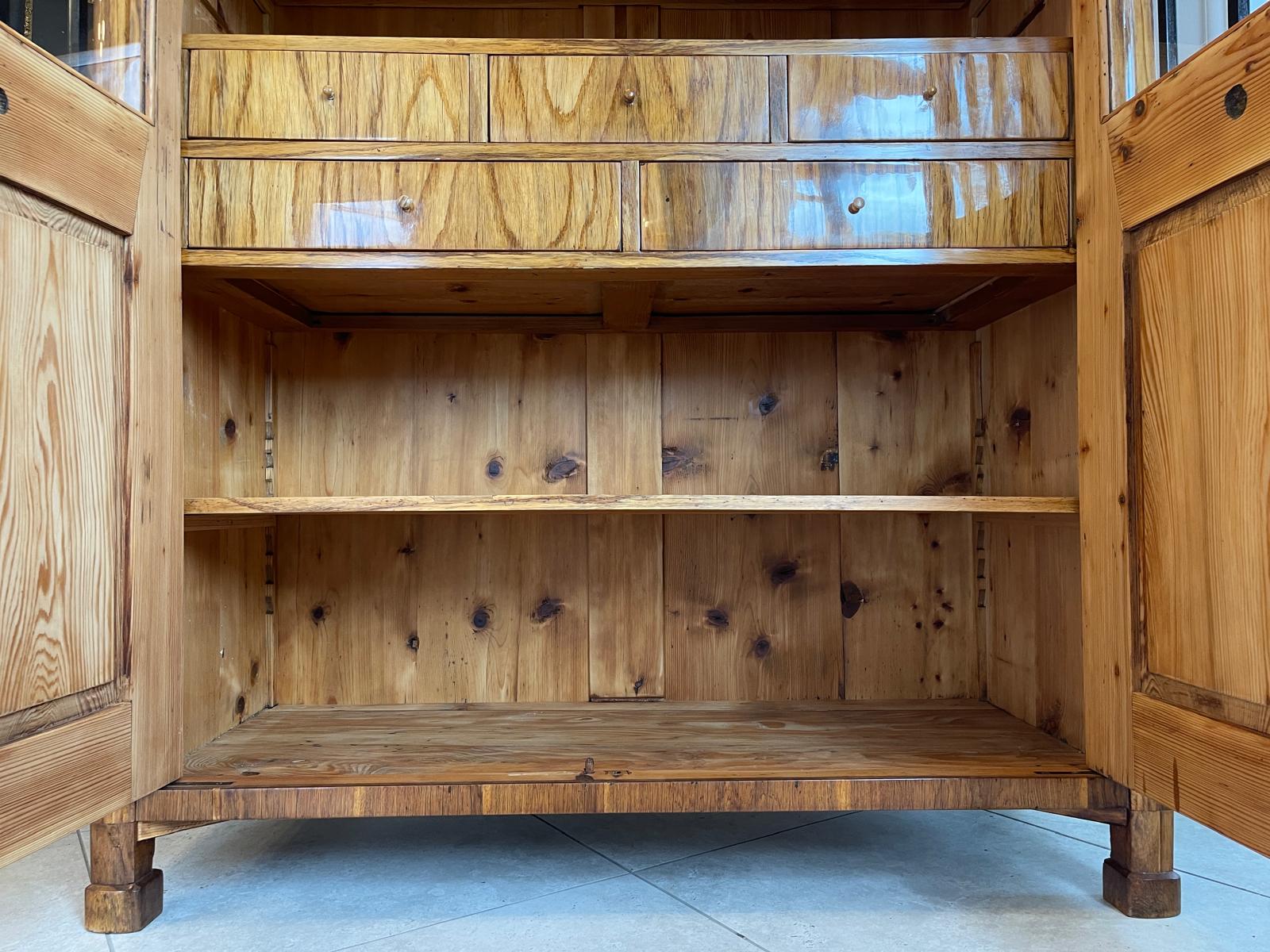 95df0064-90fd-472d-a558-f75d7089e7ba Antiquität Sale Biedermeier Vitrine Bücherschrank Nussholz Antiquität A4932