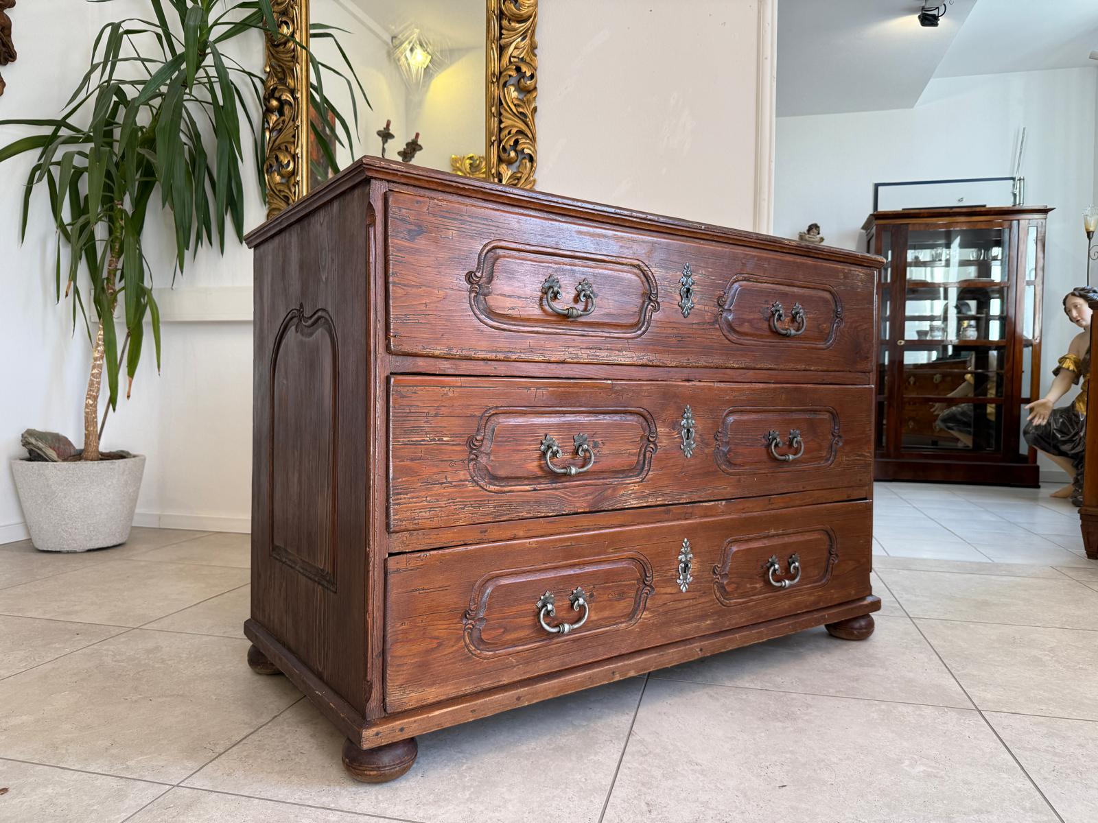 Barock Kommode Eichenholz Knochenbarock mit Schnitzarbeit G2152
