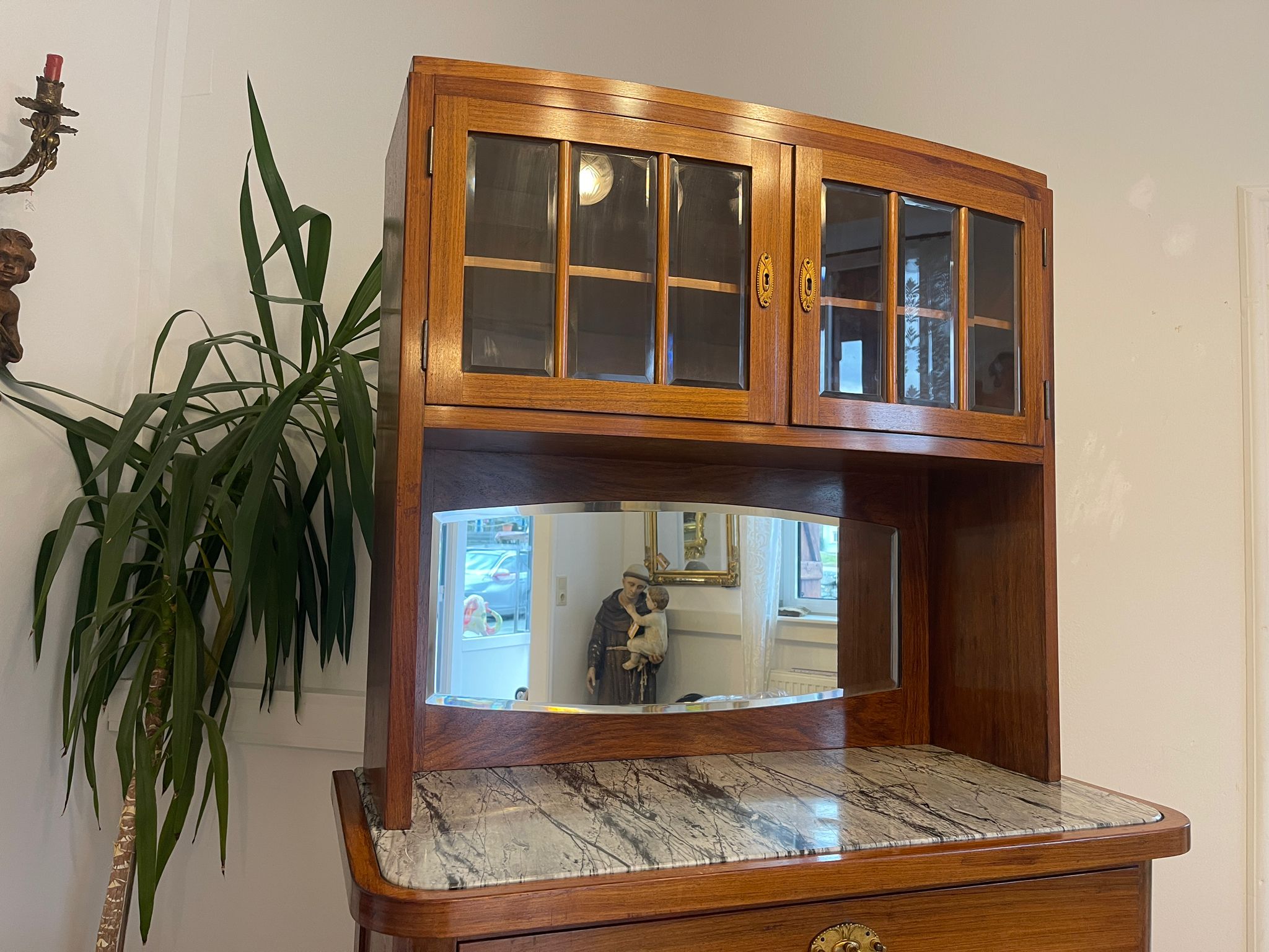 10368a86-6822-4ab0-9ff0-f43a213bbfcf Originale Jugendstil Kredenz Vitrine Bücherschrank Vintage Design A5054