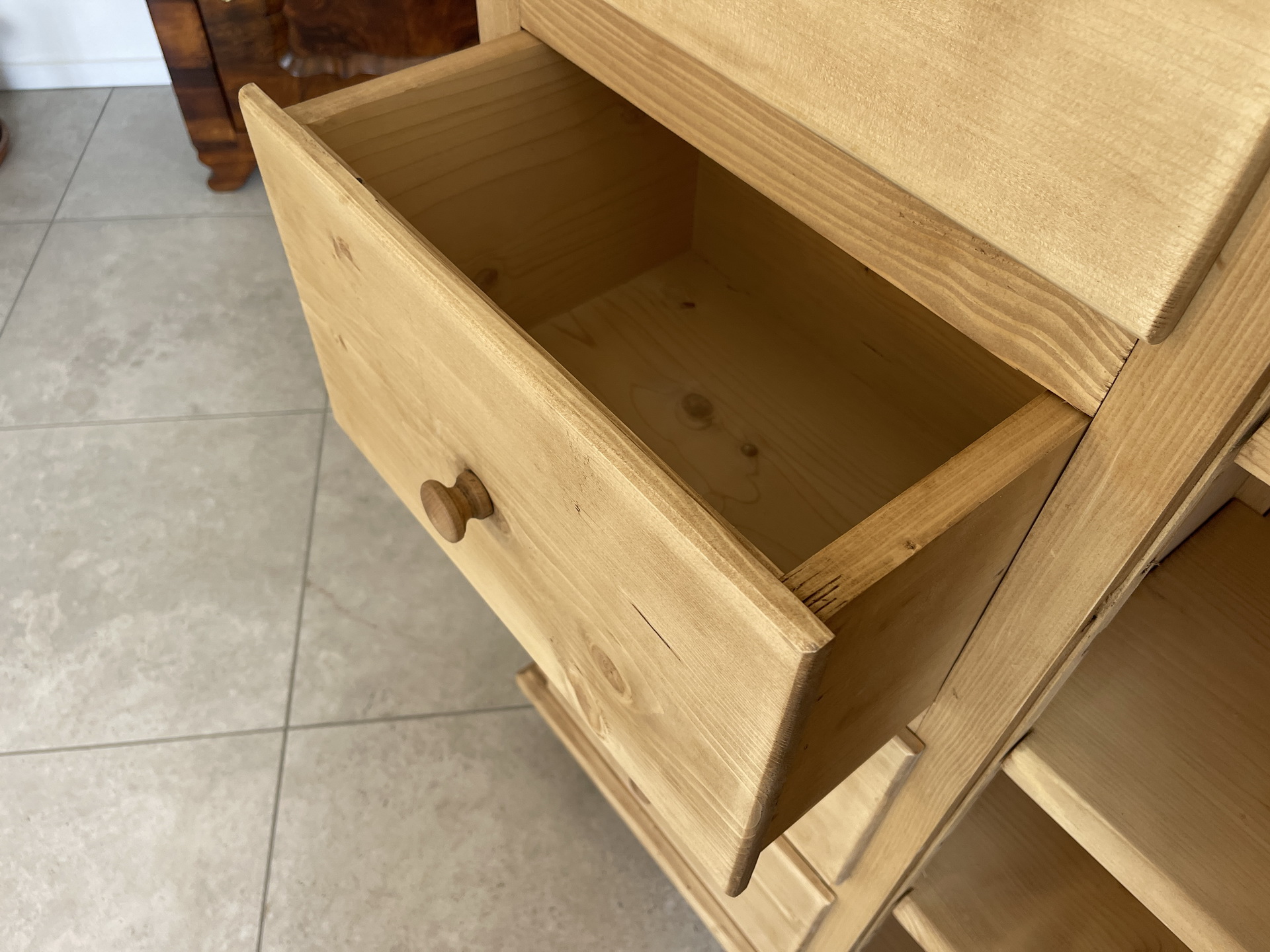 IMG_8022 Antiker Brotschrank Almerschrank aus Weichholz mit Patina - Speiskasten A4389