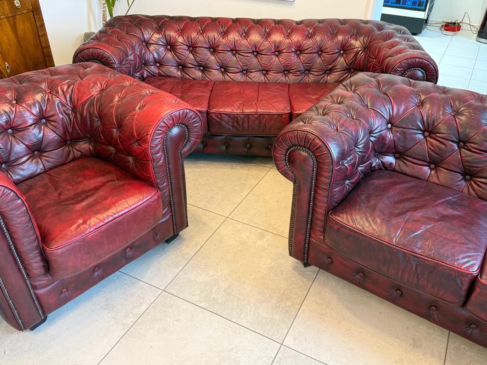 Chesterfield Ensemble 3 teilig Ledersofa Fauteuils Clubmöbel Cultmöbel D2302