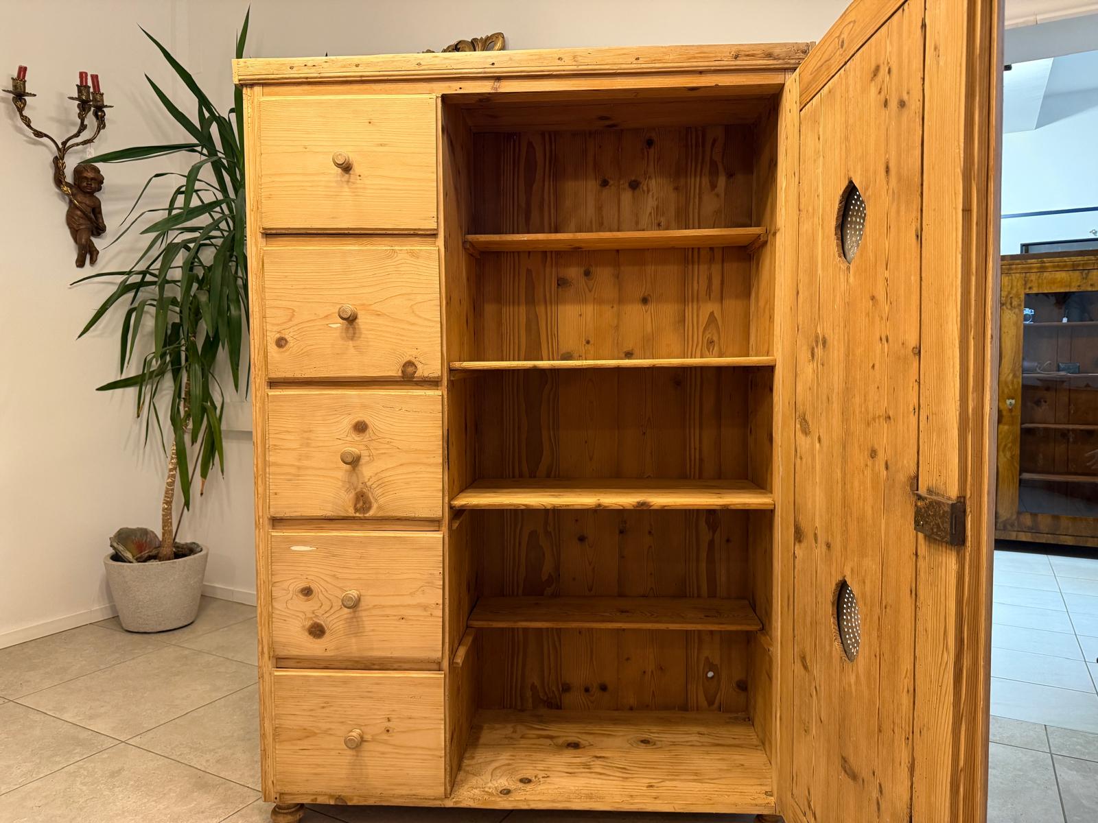 Uriger Biedermeier Brotschrank Almerschrank Speiskasten Bauernkasten G2246