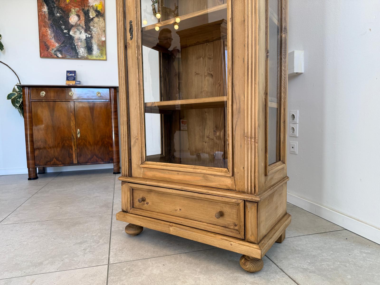 Bäuerliche Vitrine Bauernvitrine Bücherschrank antik Bauernschrank Glasschrank D2344