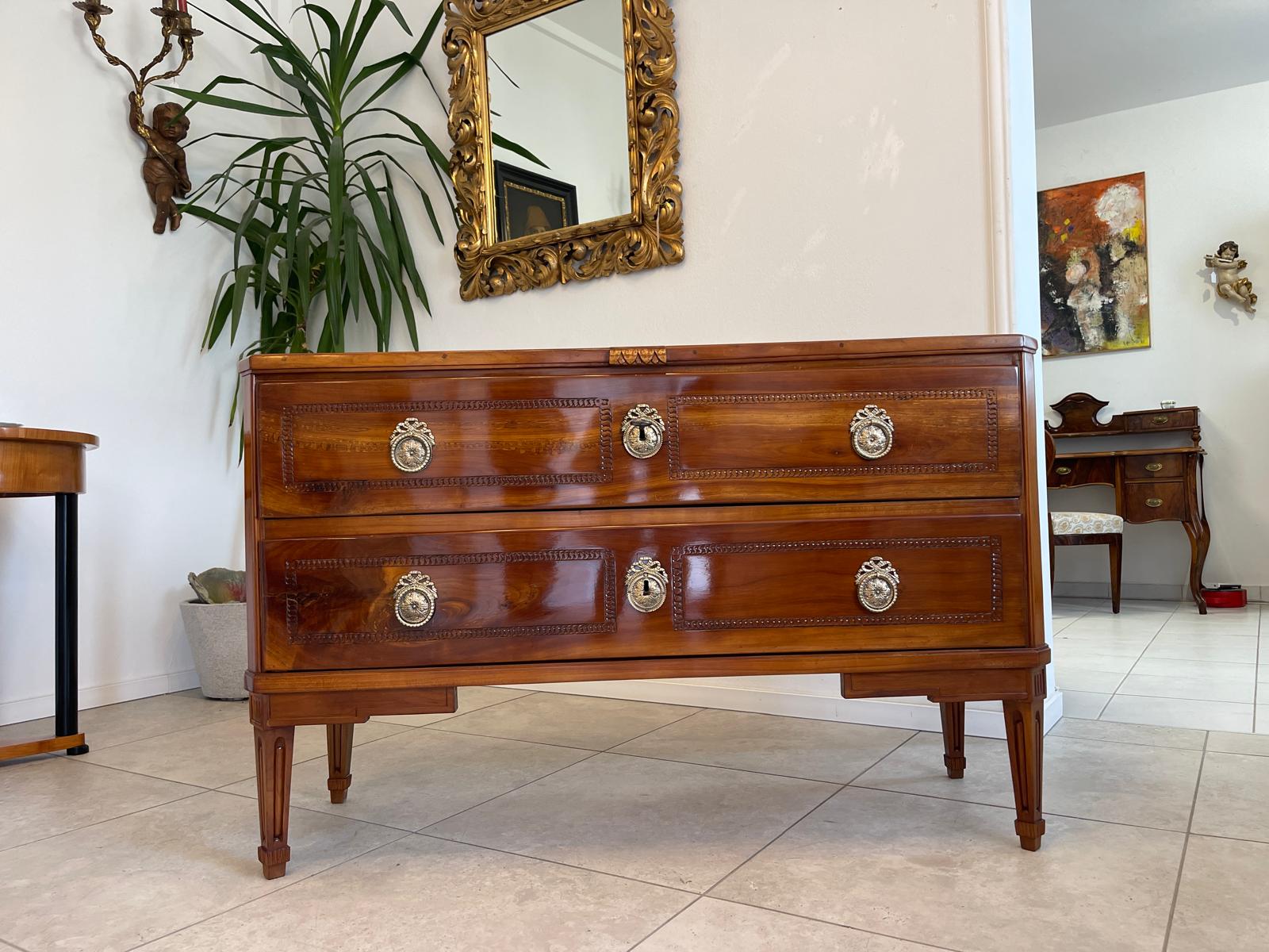 Restautierte Originale Josefinische Kommode Josefinische Kommode, um 1795 G1318