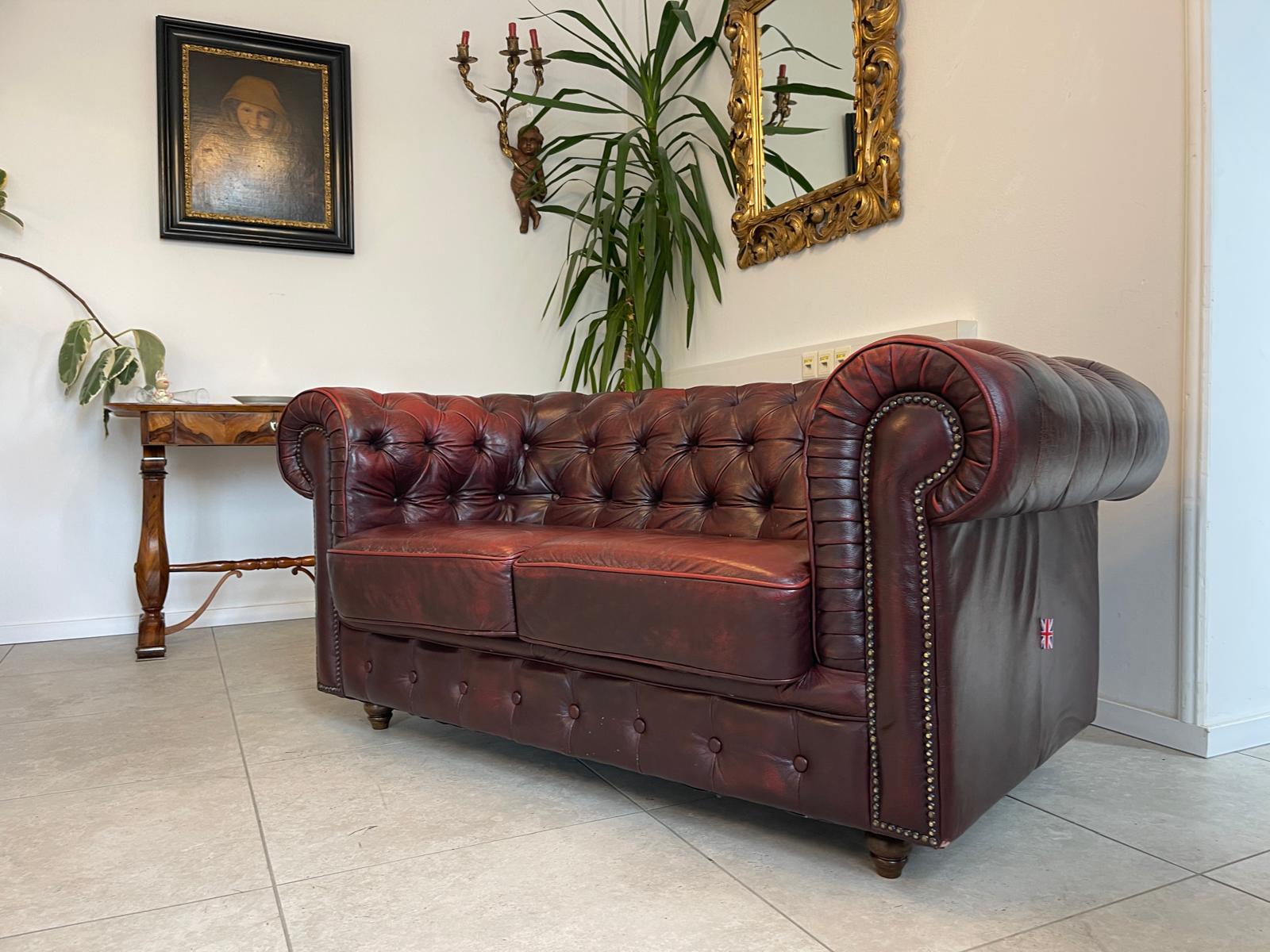 Chesterfield 2er Clubsofa Diwan Couch Oxblood Kultstück G1523