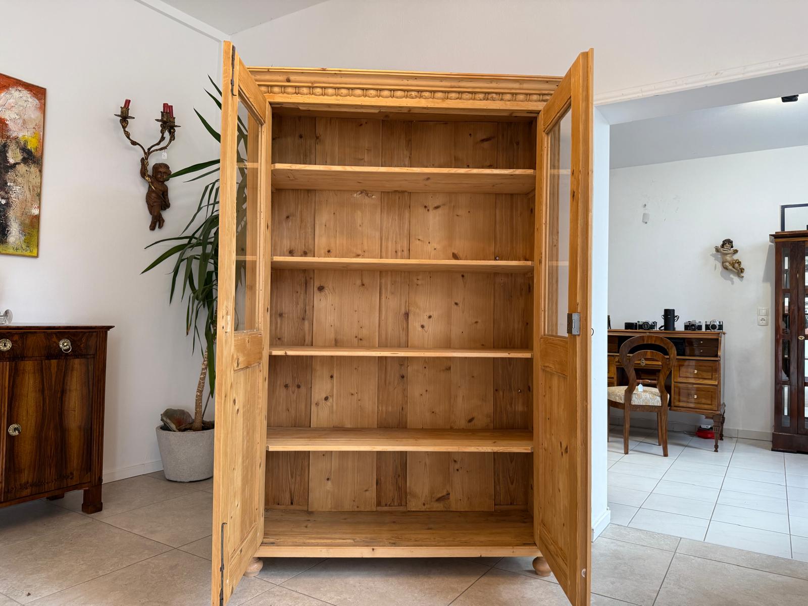Bäuerliche Vitrine Bauernvitrine Bauernschrank Naturholz Bücherschrank G2117