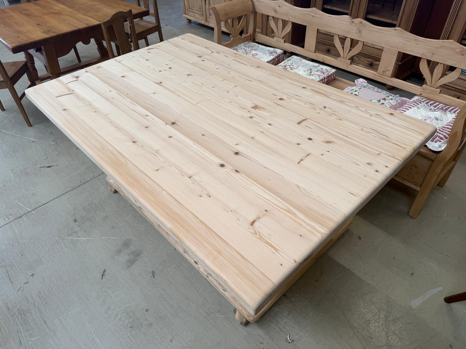 Uriger Jogltisch Bauerntisch Naturholz Fichte Hüttentisch G2278