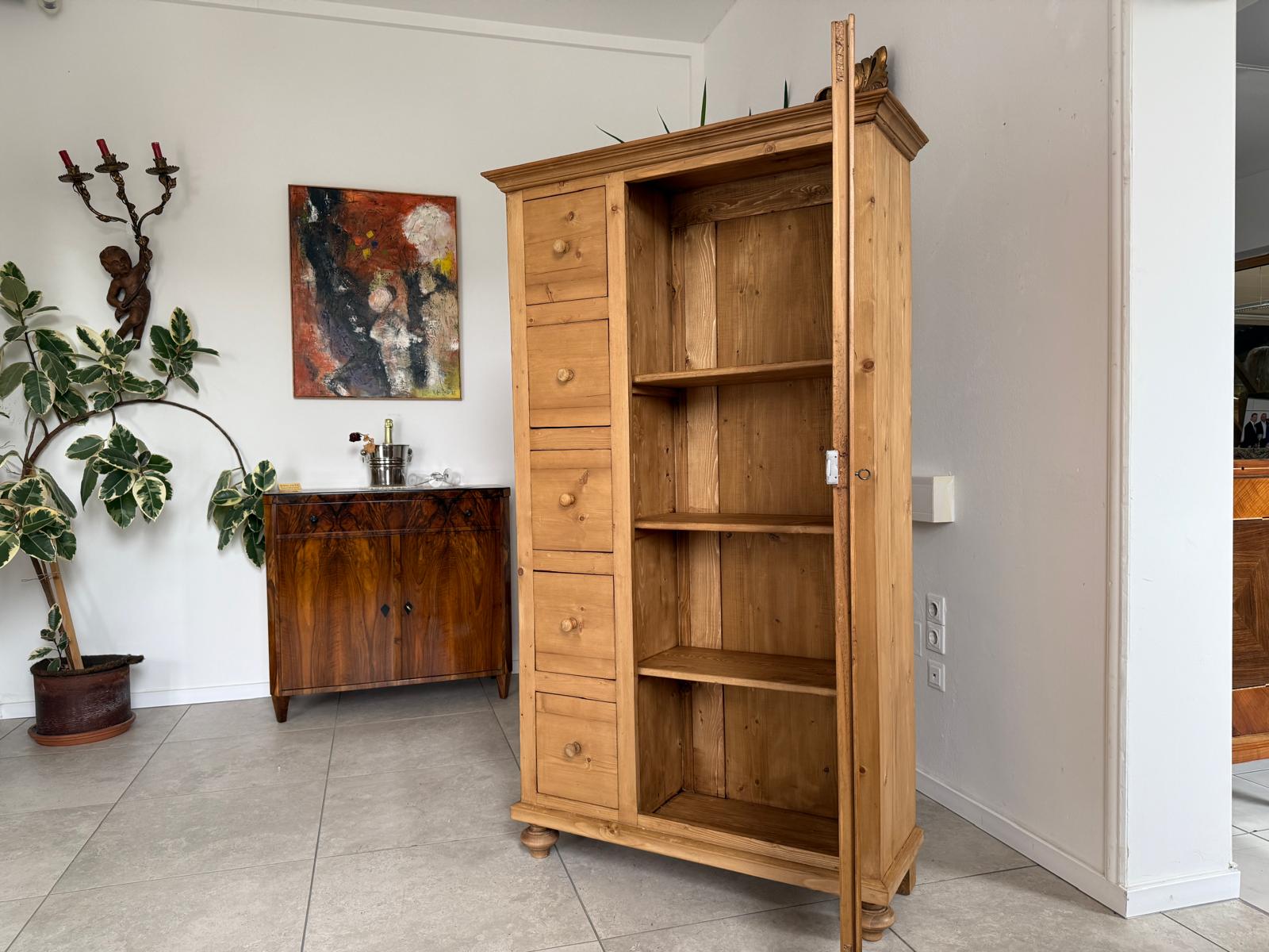 Uriger Brotschrank Almerschrank Speiskasten Bauernkasten G2066