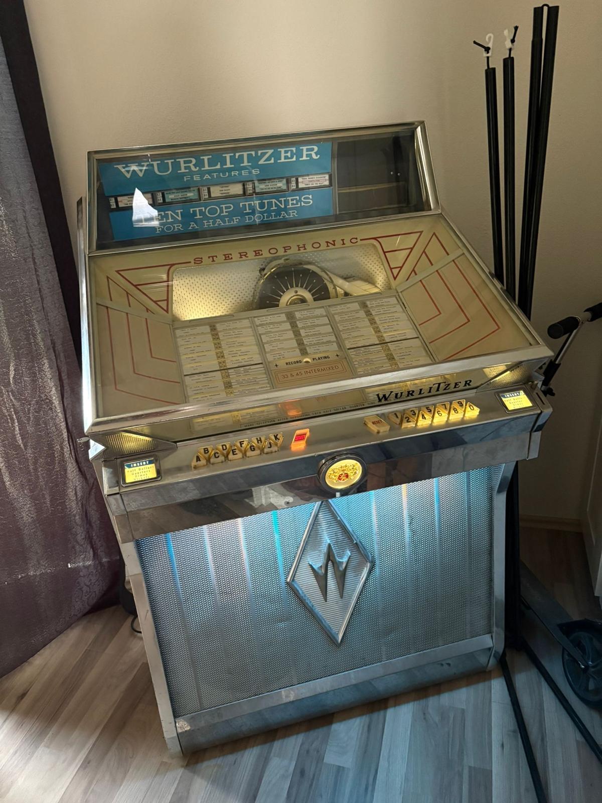 Originale Wurlitzer / AMI Rowe International Musikbox Modell R-74 Thomas Stipsits STIP