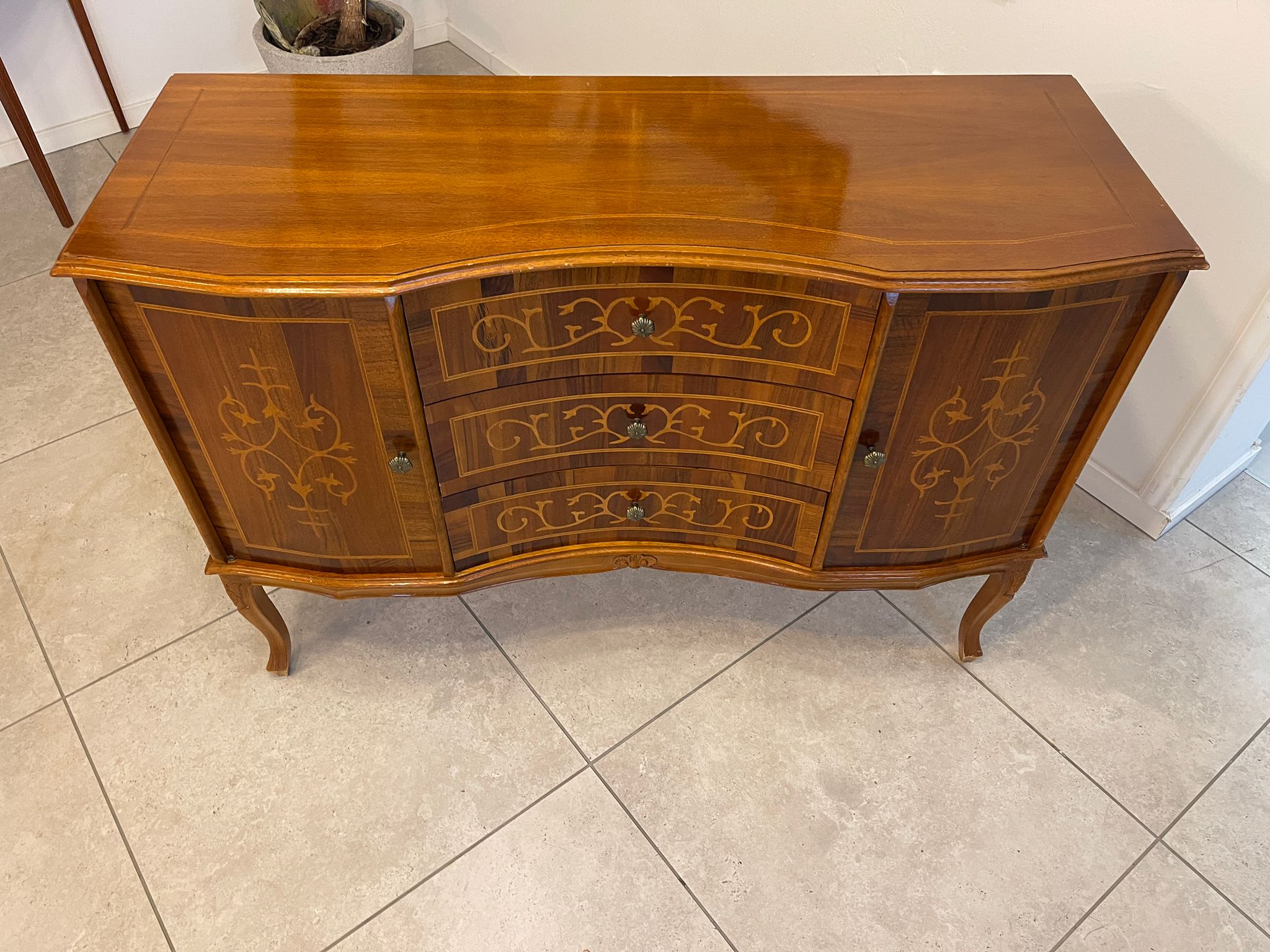 faa3a980-be8a-45e5-bbac-0e1ba0be63d0 Anrichte Sideboard Kommode Barockstilkommode 3 Laden Kommode A5119