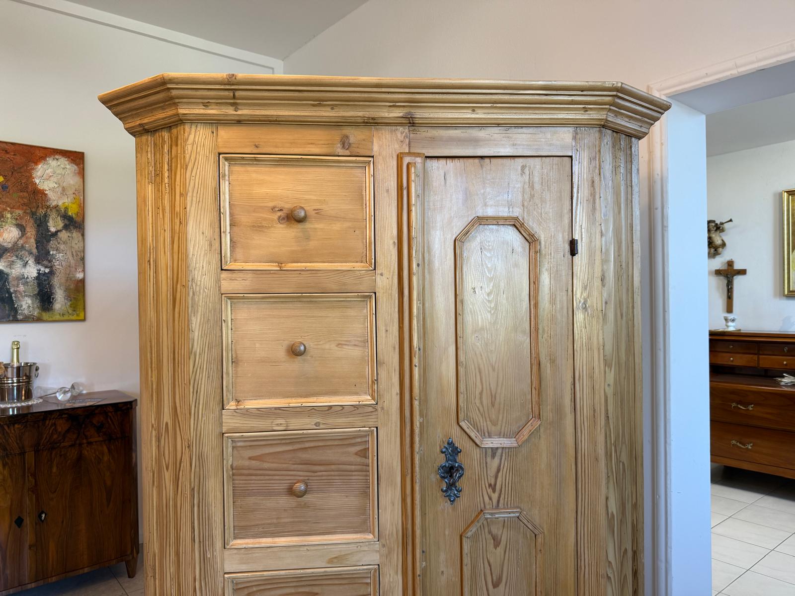 Restaurierter Biedermeier Brotschrank Almerschrank Vorratskasten Bauernschrank G2038