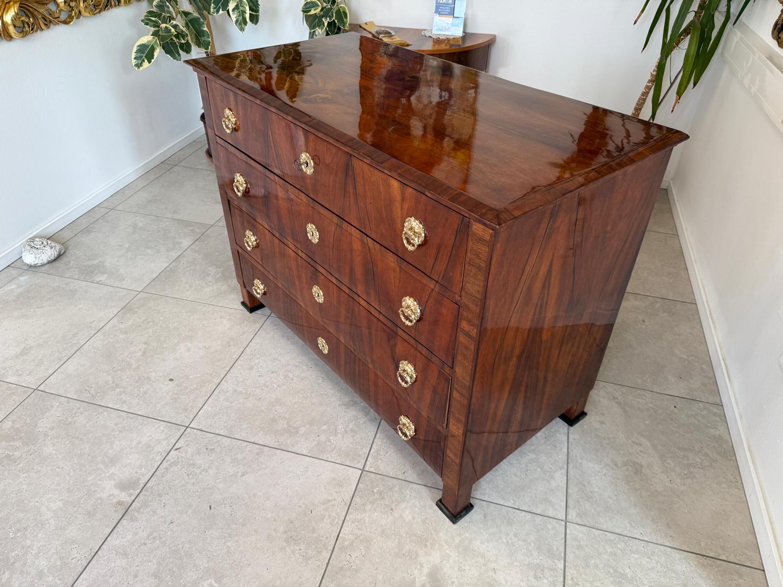 Restaurierte Biedermeier Kommode 4 Ladenkommode Nussholz G2210