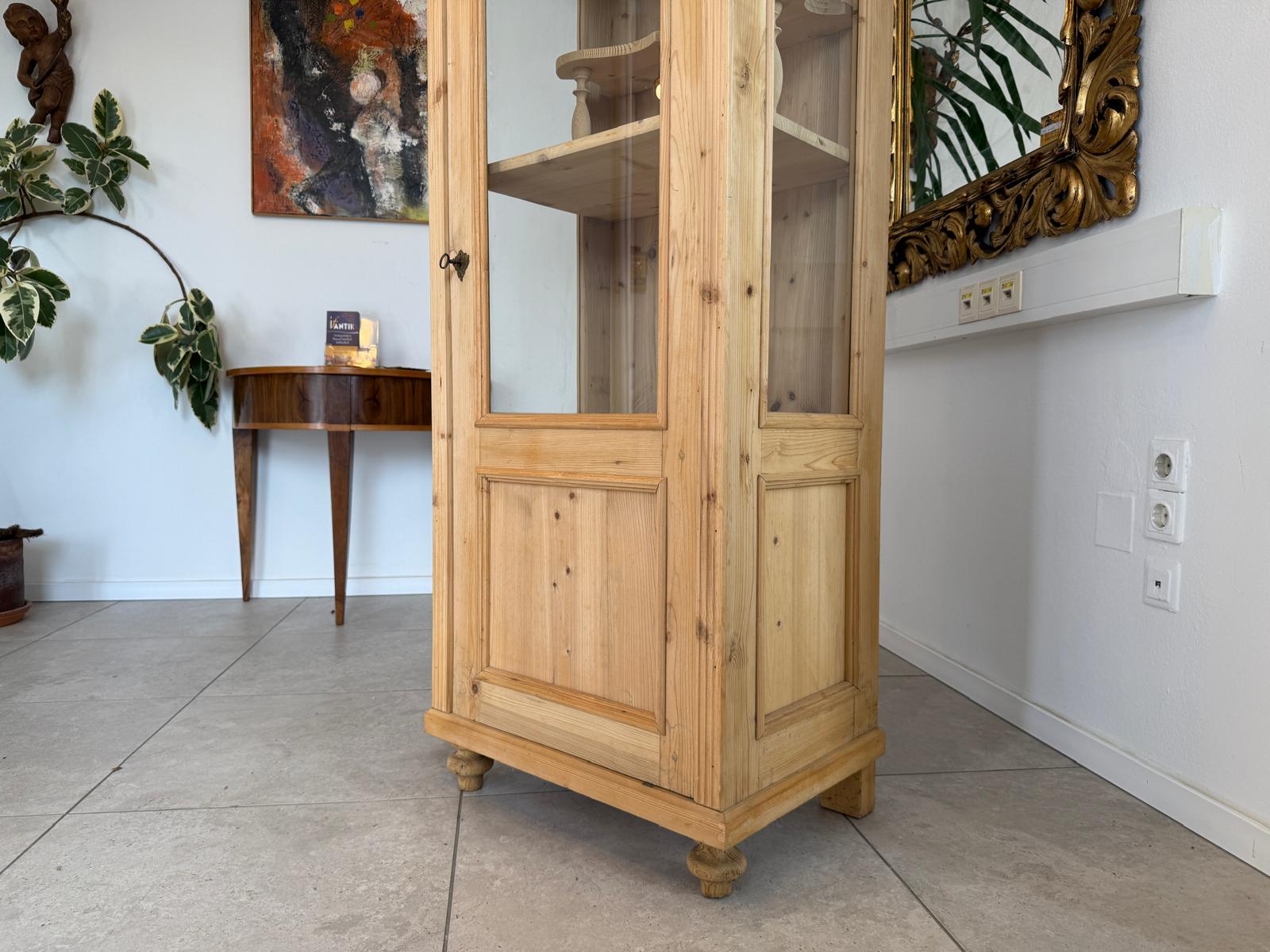 Bäuerliche Vitrine Bauernvitrine Bauernschrank Naturholz Vitrine G2147