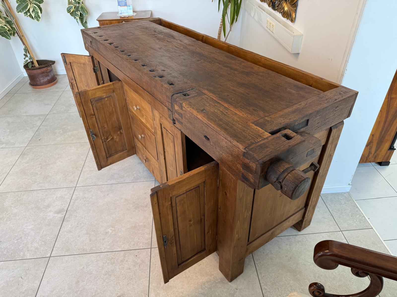 Historische Hobelbank Werkbank Pult Tresen Ladenschrank Designerstück D1255