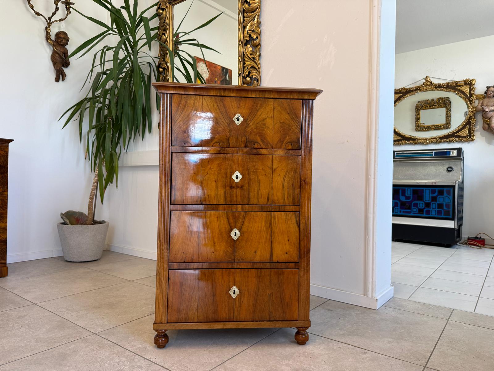 Biedermeier Wochenkommode Nussholz Restauriert D2473