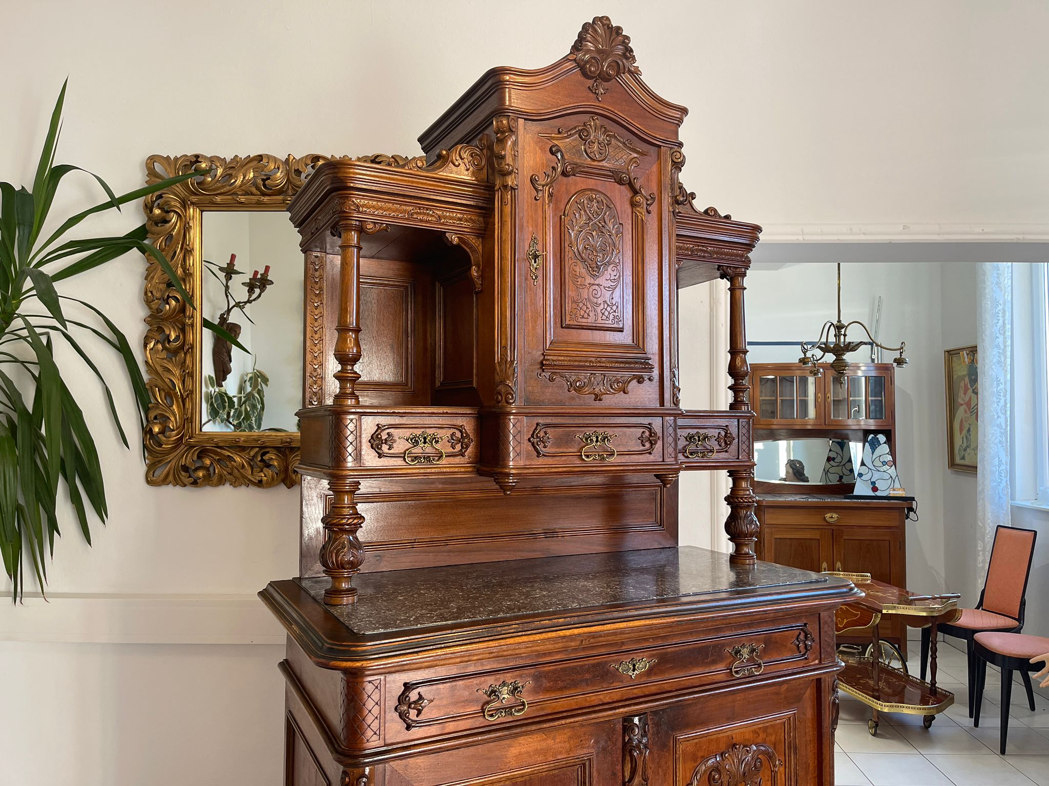 078e9d17-bb53-4de4-bf89-6cacc67f07a3 Hübsches Pfeiferlbarock Aufsatzbuffet Aufsatzkredenz Altarschrank A5081