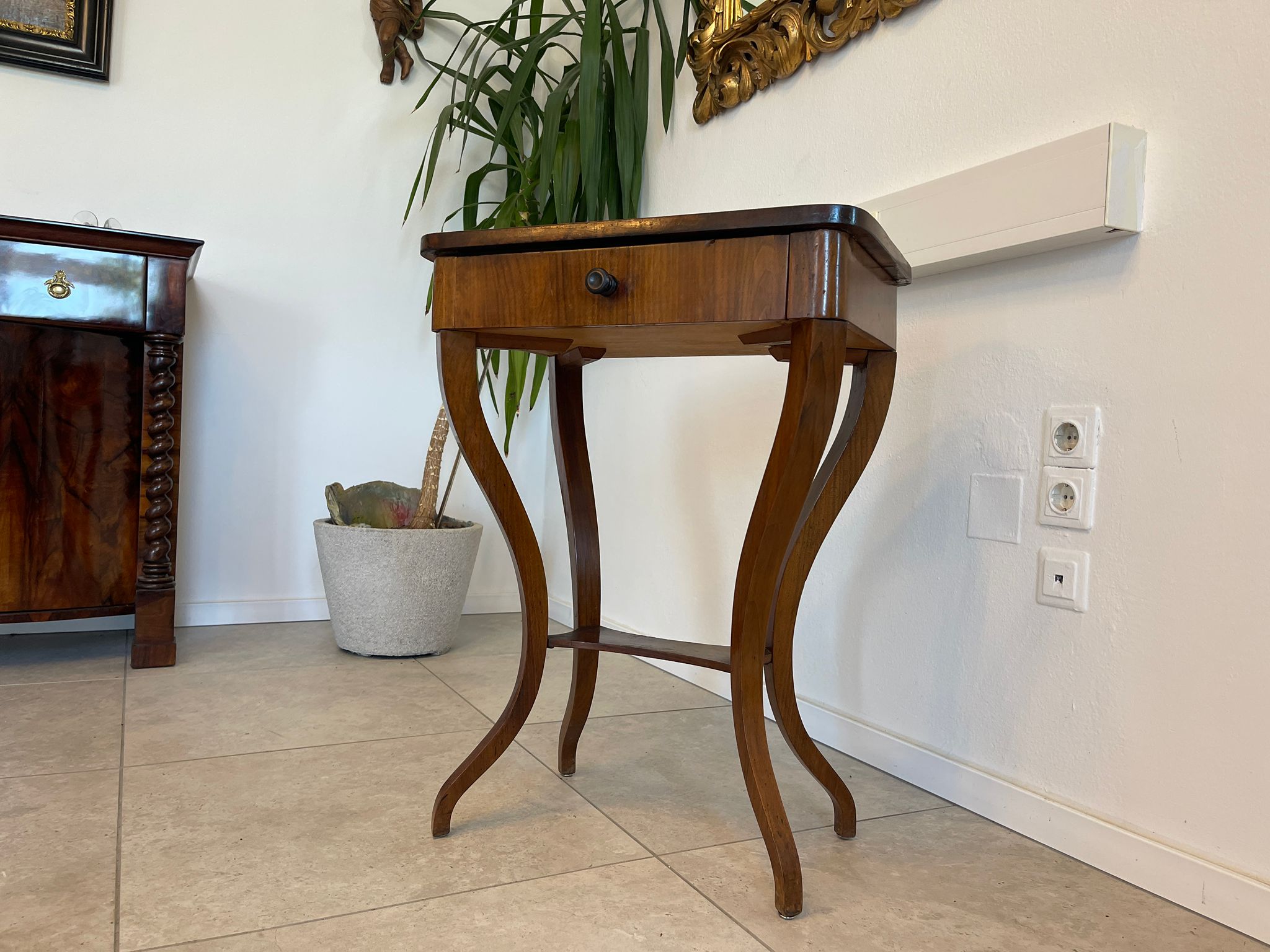 293c9c02-aa49-4450-ae32-cec3f51ed7c6 Originales Biedermeier Tischerl Nähtischerl A4892