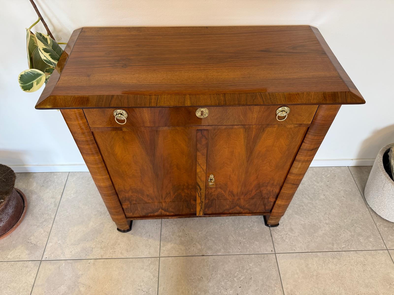 Biedermeier Trumeau Stil Nussholz Anrichte D2291