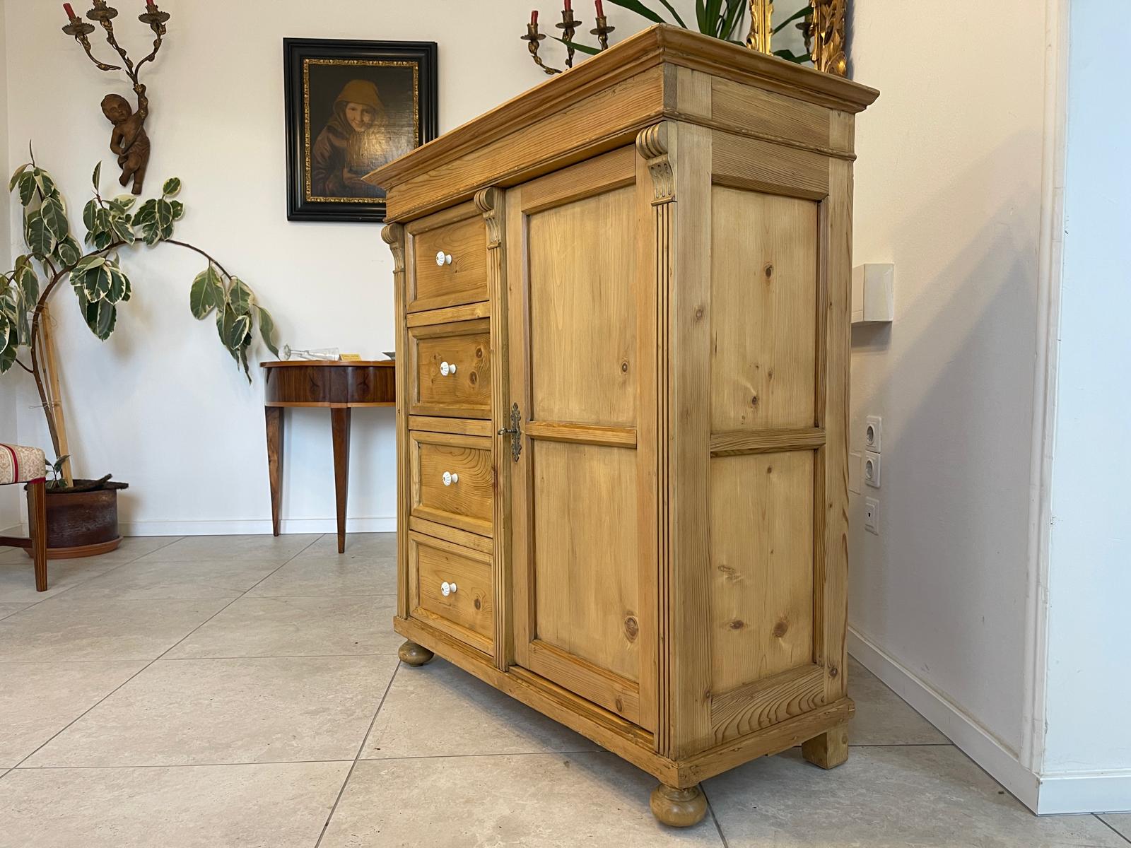 ALTER uriger Brotschrank Almerschrank Speiskasten Bauernmöbel Bauernkasten A5474
