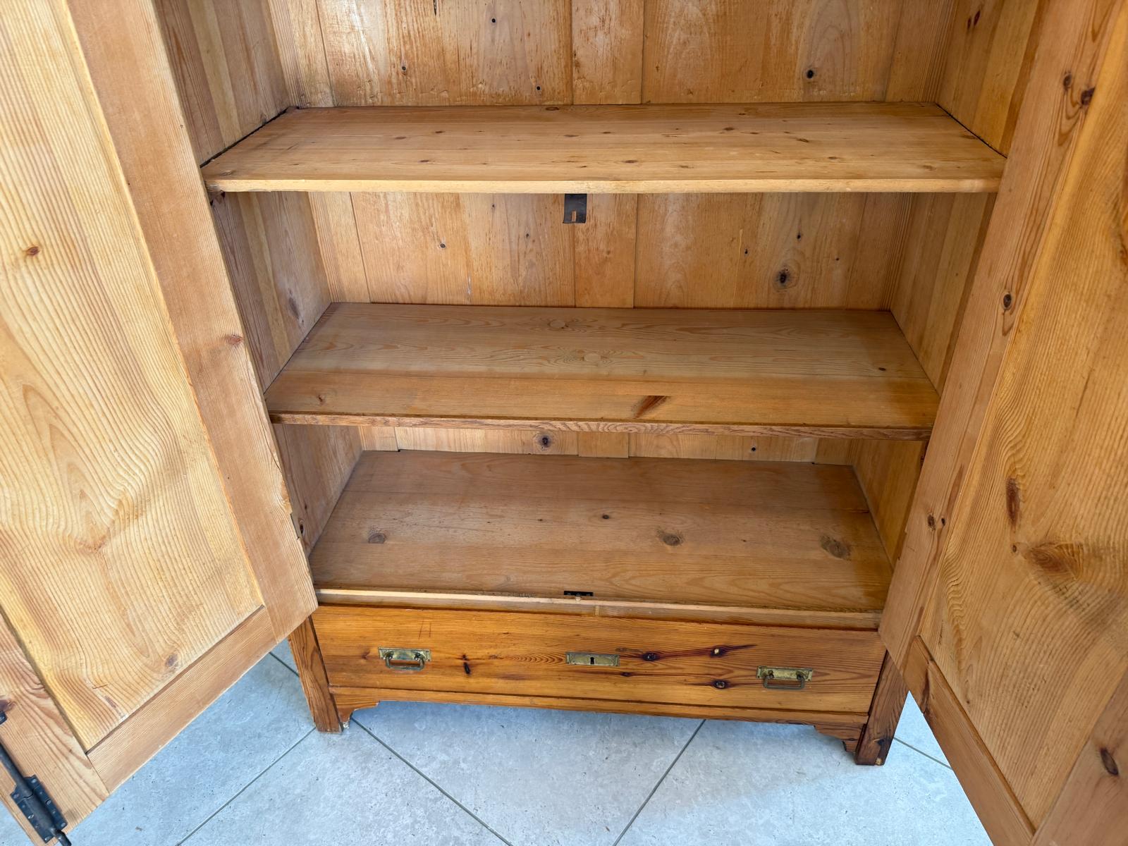 Antiker Zirbenholz Kasten Schrank Kleiderkasten G2151