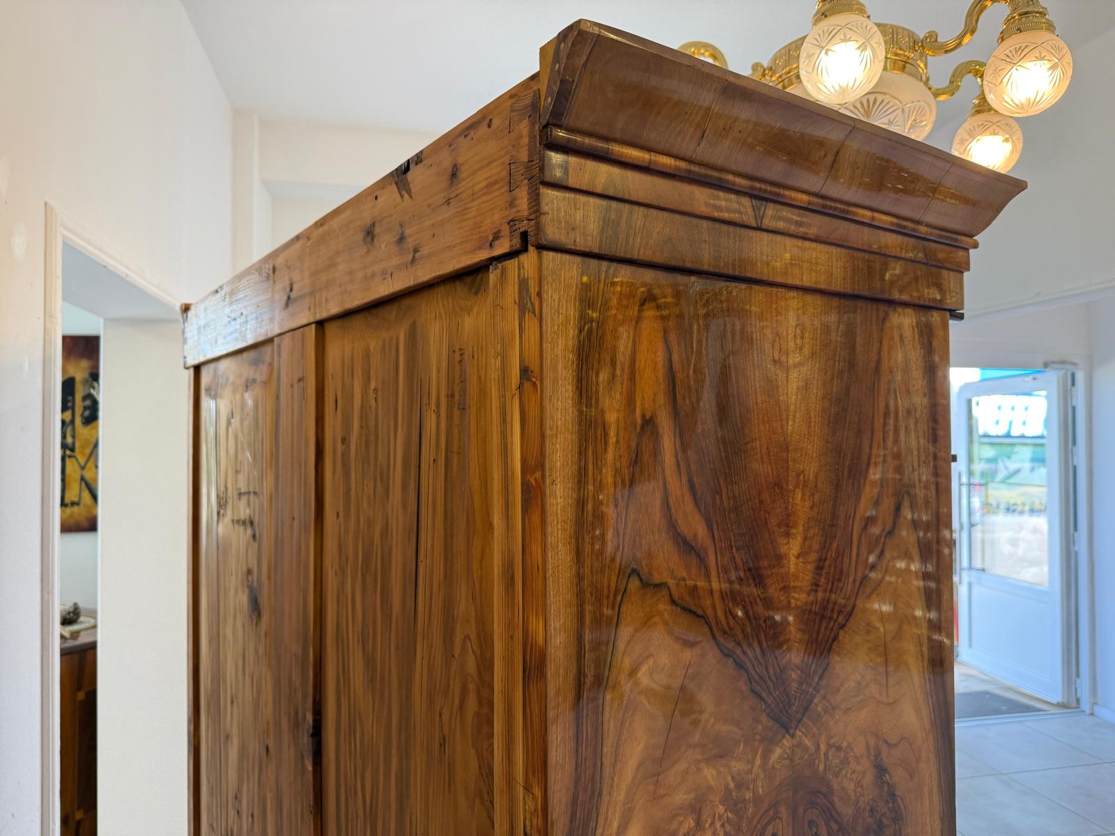 Sale Empire Schrank Säulenschrank Nussholz Restauriert Antiquität Marketiert D2373