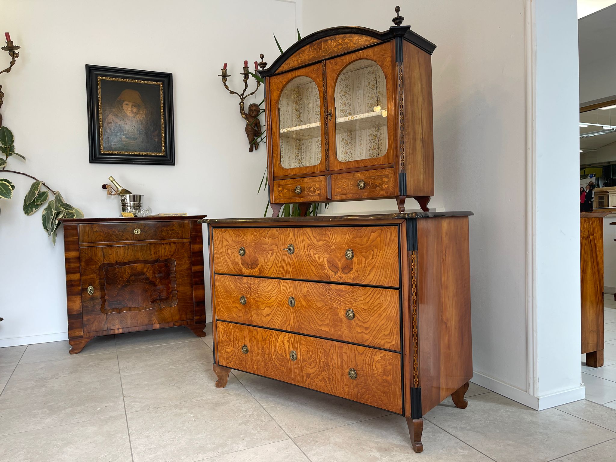 013f73fa-faed-43f9-82d1-c35abcfcbc36 Aufsatzvitrine Aufsatzkommode Vitrine Bücherschrank A4382