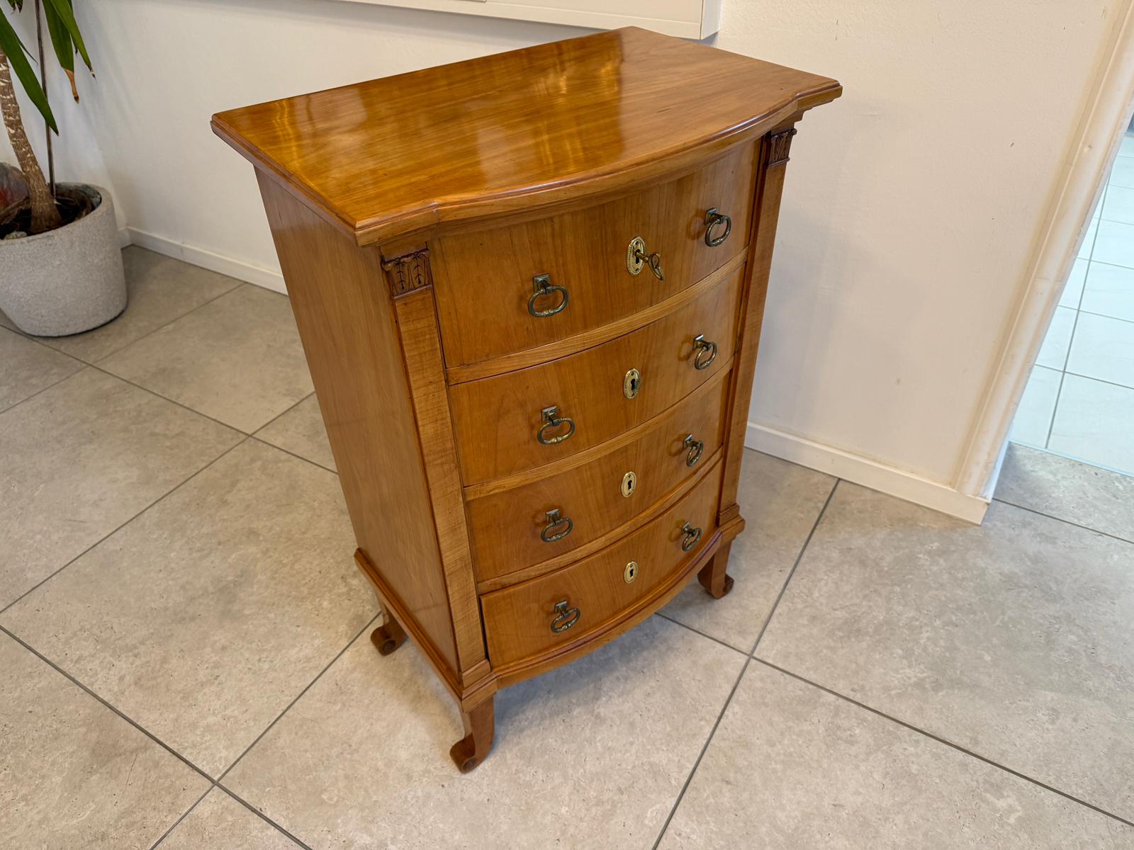 Restaurierte Jugendstil Kommode 4 Ladenkommode Nussholz G2226