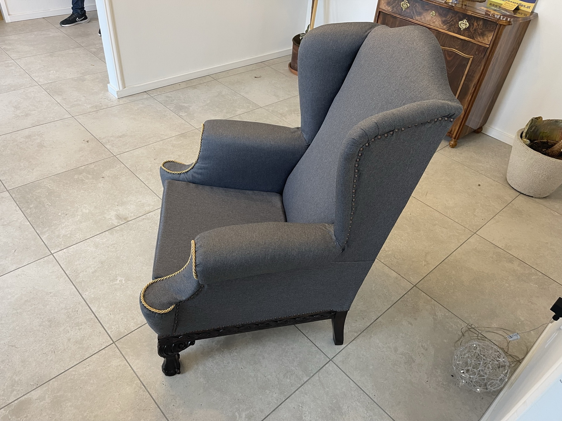 Buecherschrank_20 Restaurierter Historismus Ohrenfauteuil Ohrensessel B1558