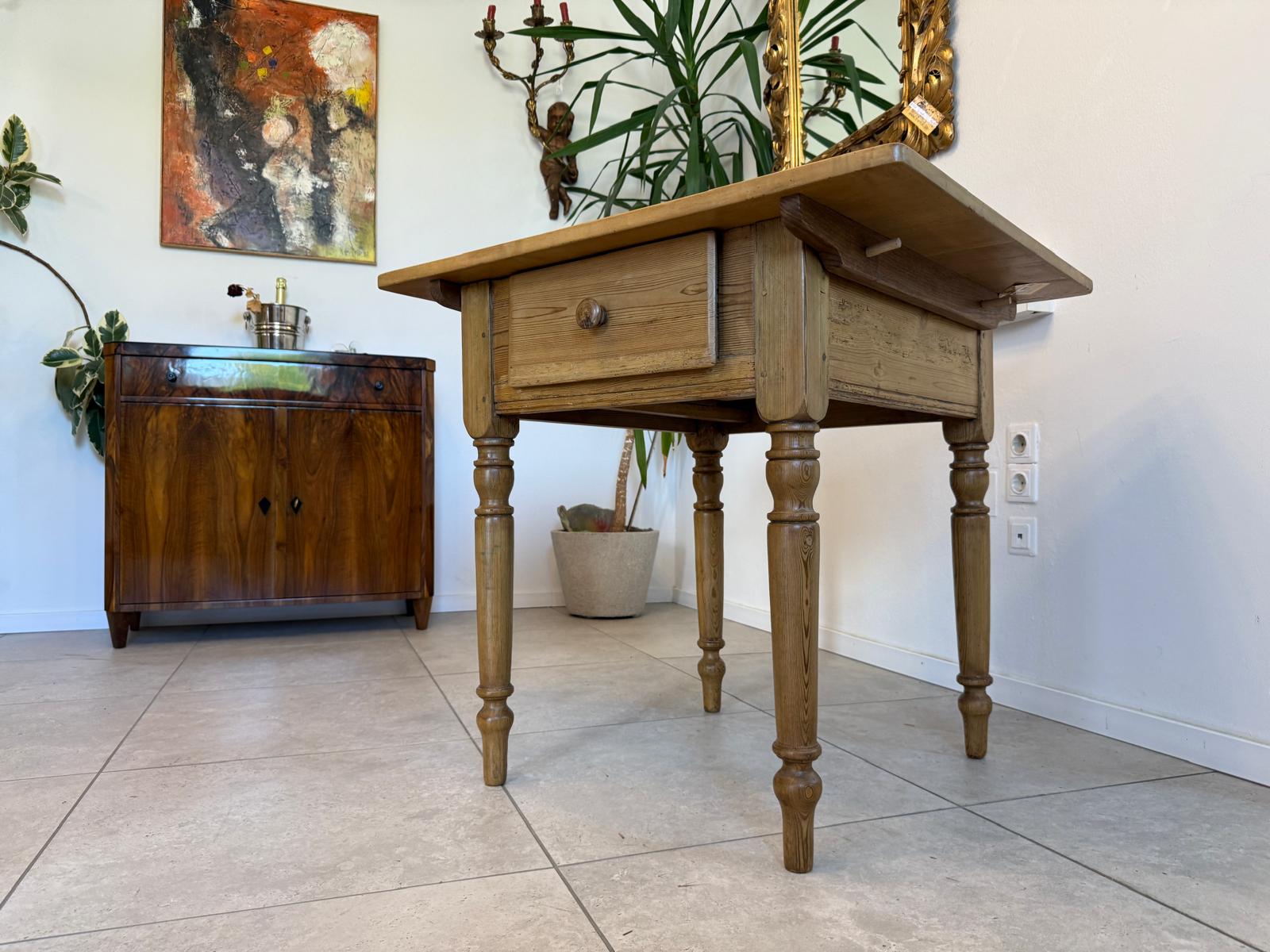 Bäuerliches Gründerzeit Tischerl Beistelltisch Bauerntisch G2003