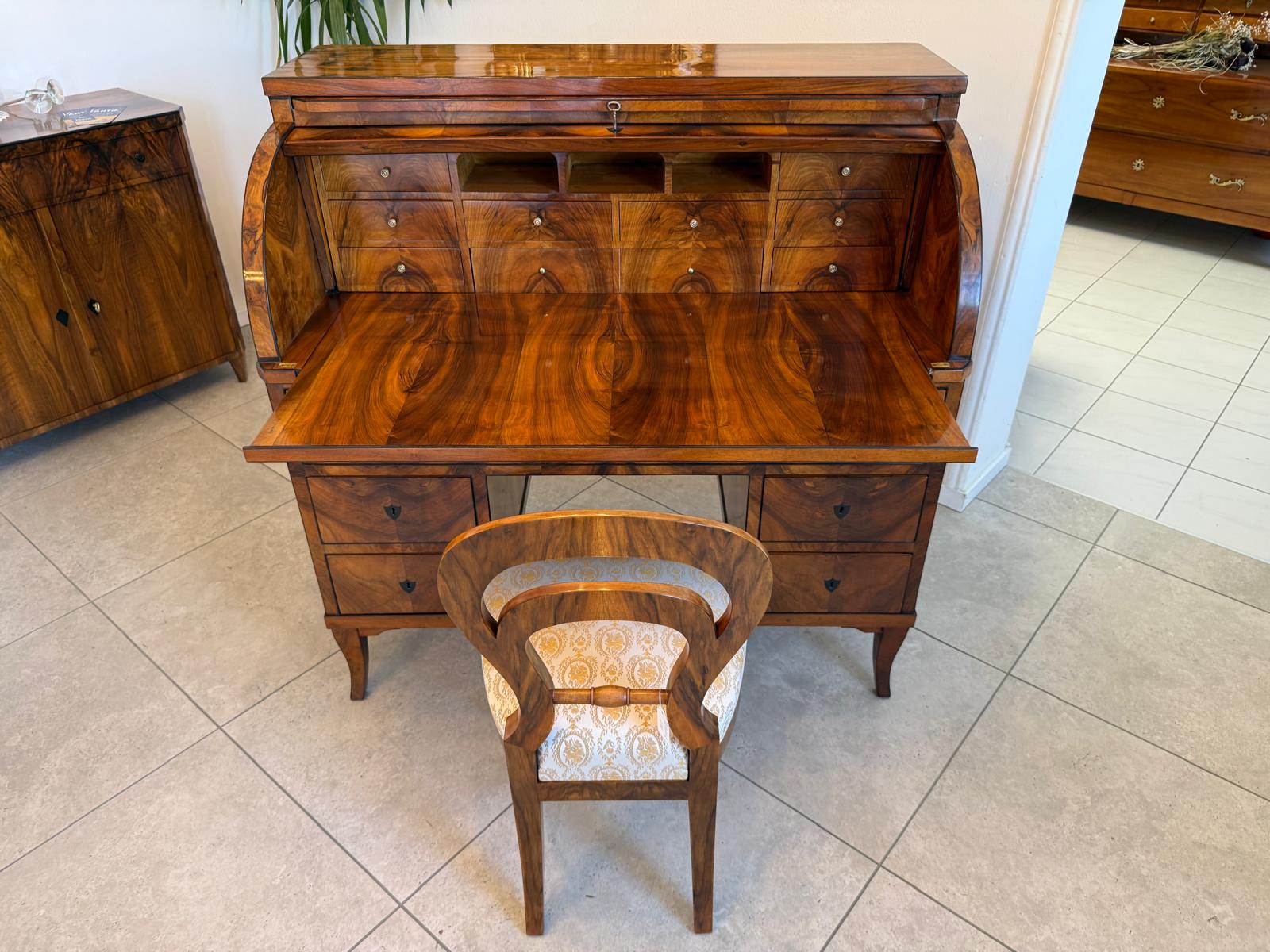 Sale Restaurierter Biedermeier Sekretär Schreibpult Nussholz G1968