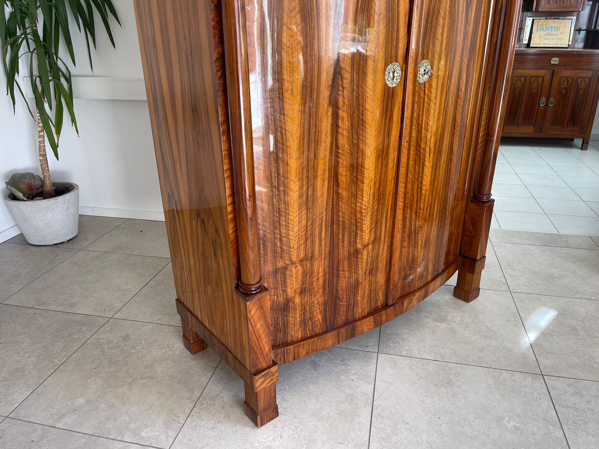 SALE Traum Empire Schrank Säulenschrank Restauriert Antiquität Marketiert G1378