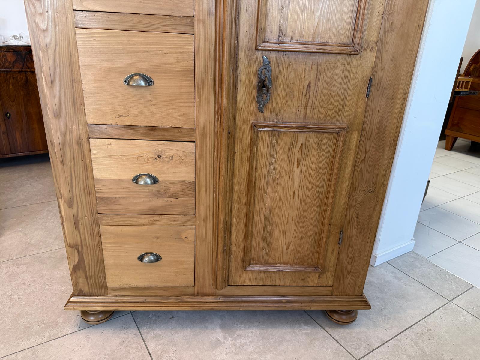 Bäuerlicher uriger Brotschrank Almerschrank Speiskasten Bauernkasten G2009