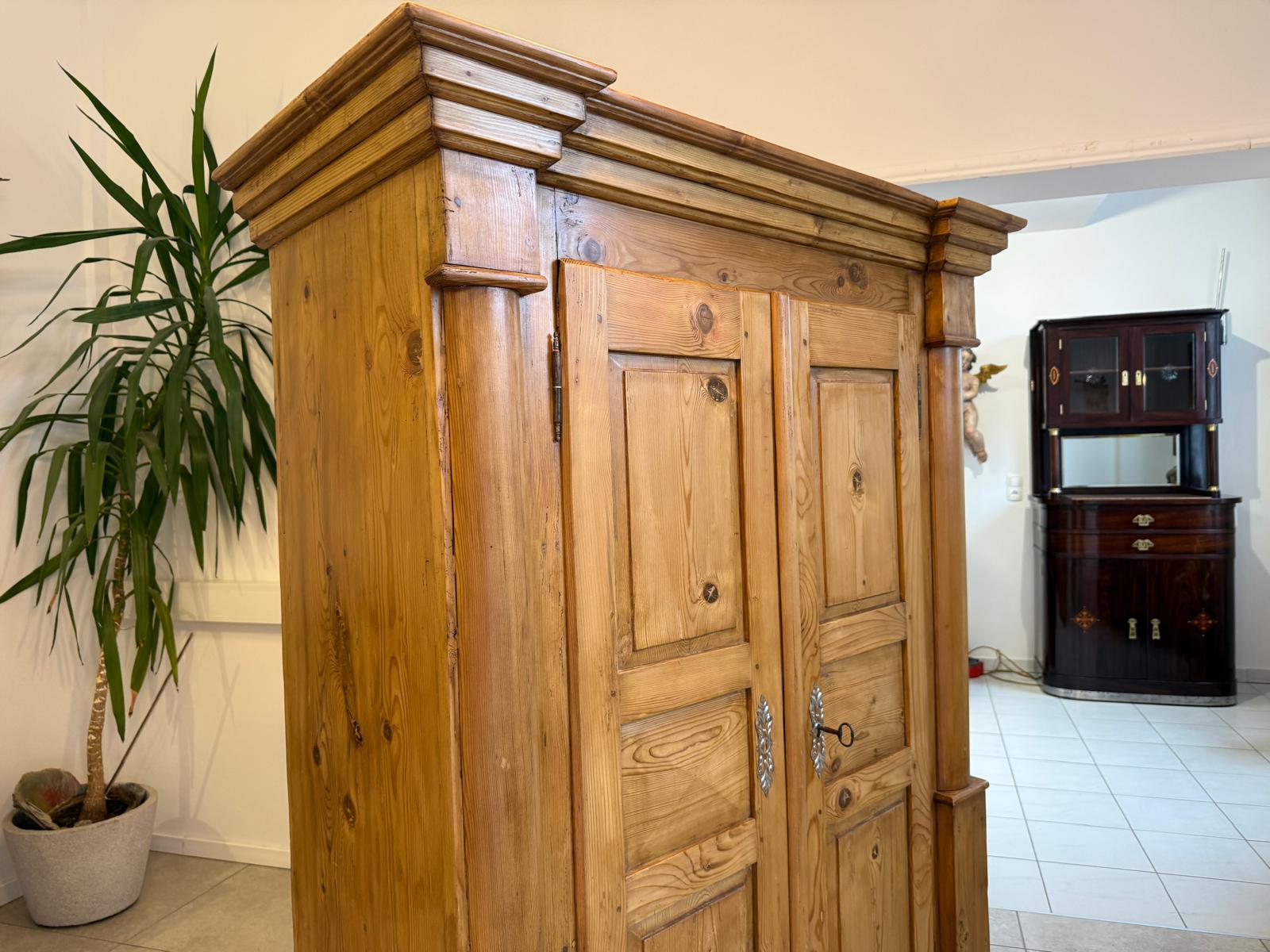 Originaler Bauernschrank Biedermeierschrank Hallenschrank Bauernkasten D1116