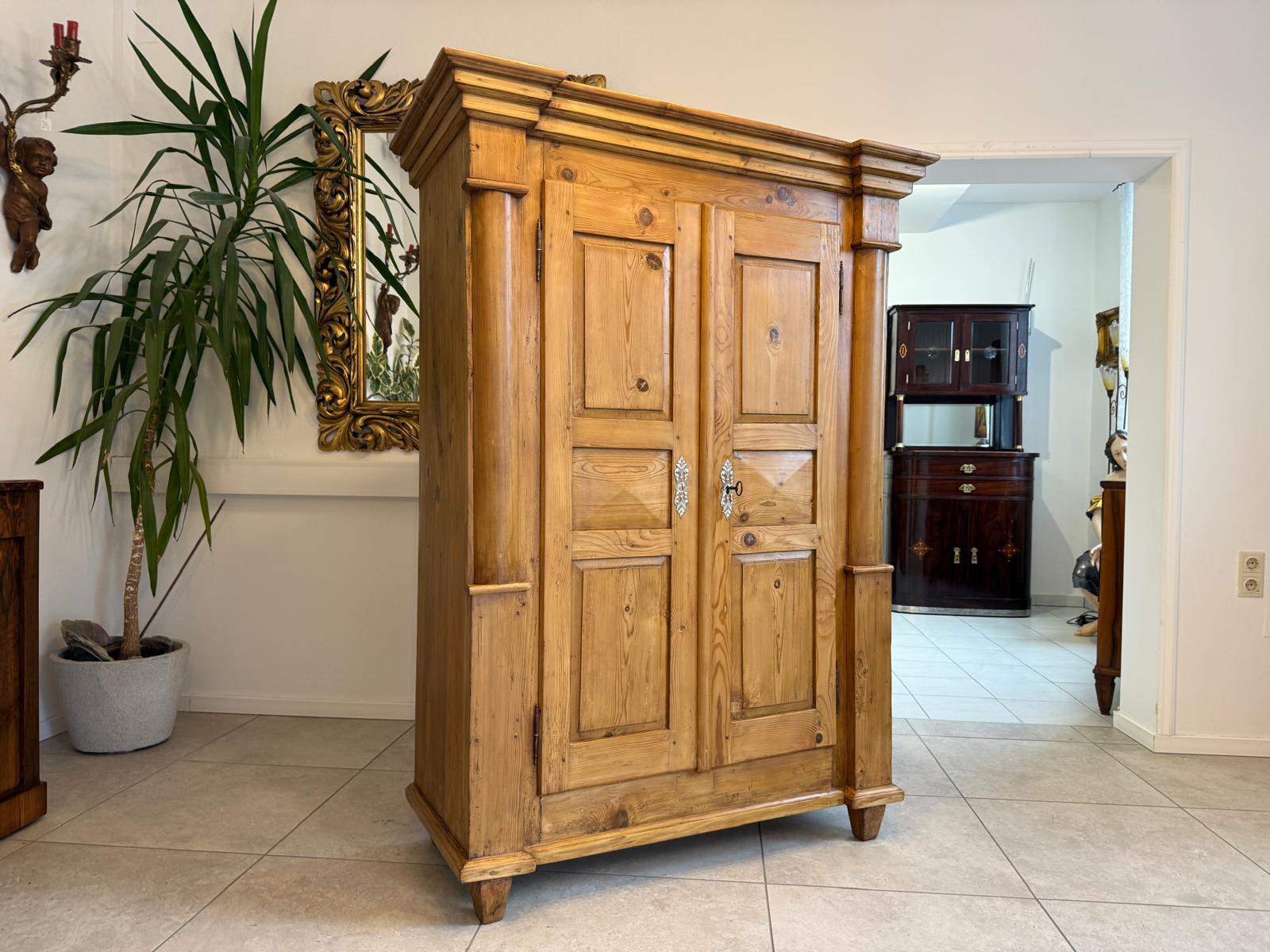 Originaler Bauernschrank Biedermeierschrank Hallenschrank Bauernkasten D1116