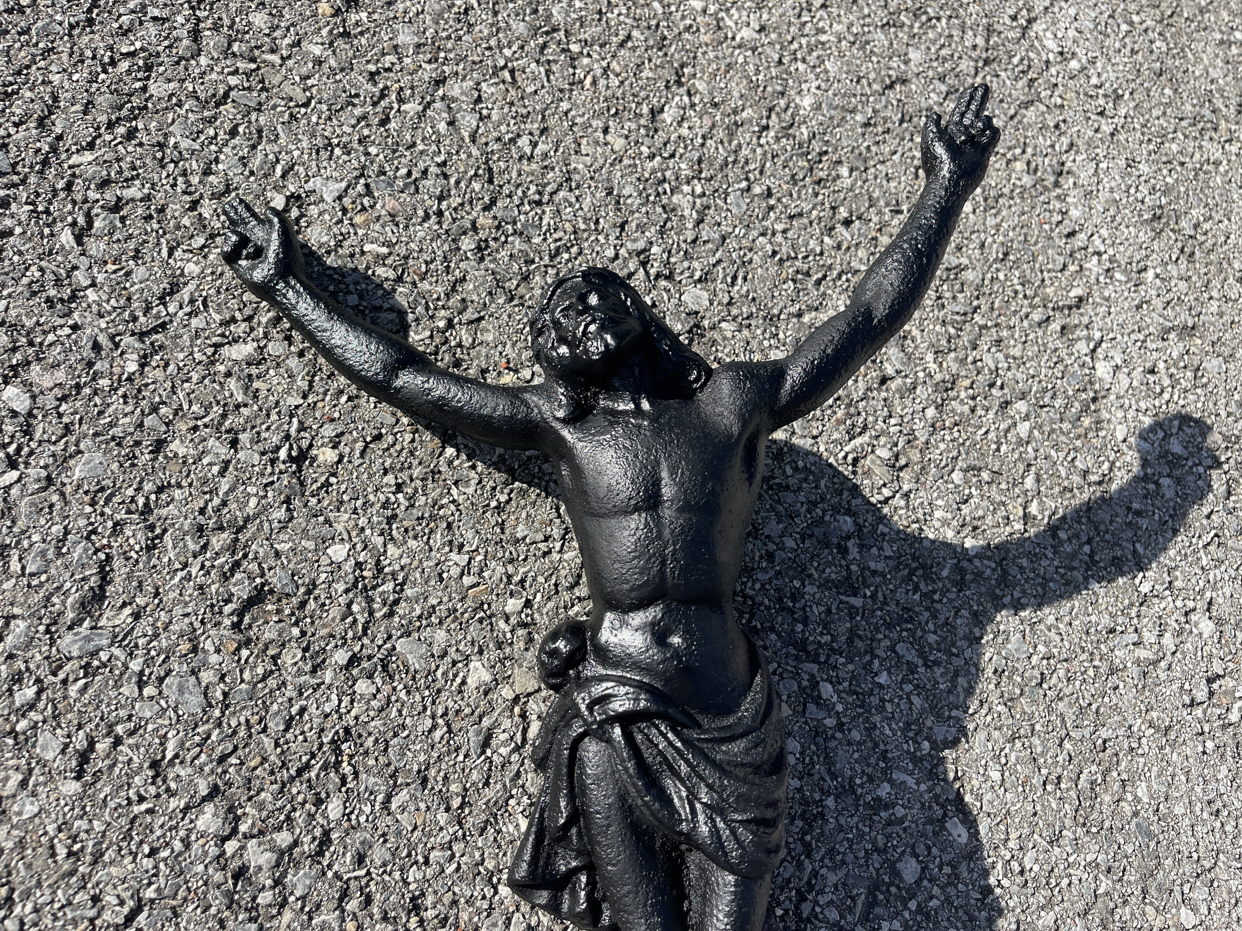 bauernschrank-Kredenz_252 Jesus INRI Herrgott aus Gusseisen B1813