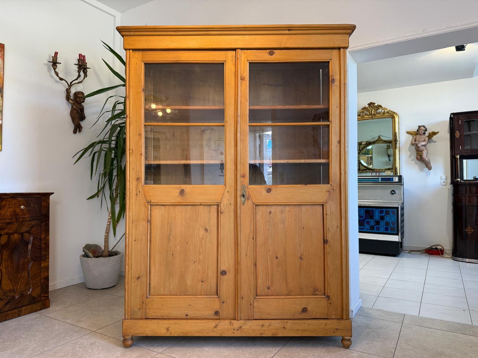 Bäuerliche Vitrine Bauernvitrine Bauernschrank Naturholz Bücherschrank D2402